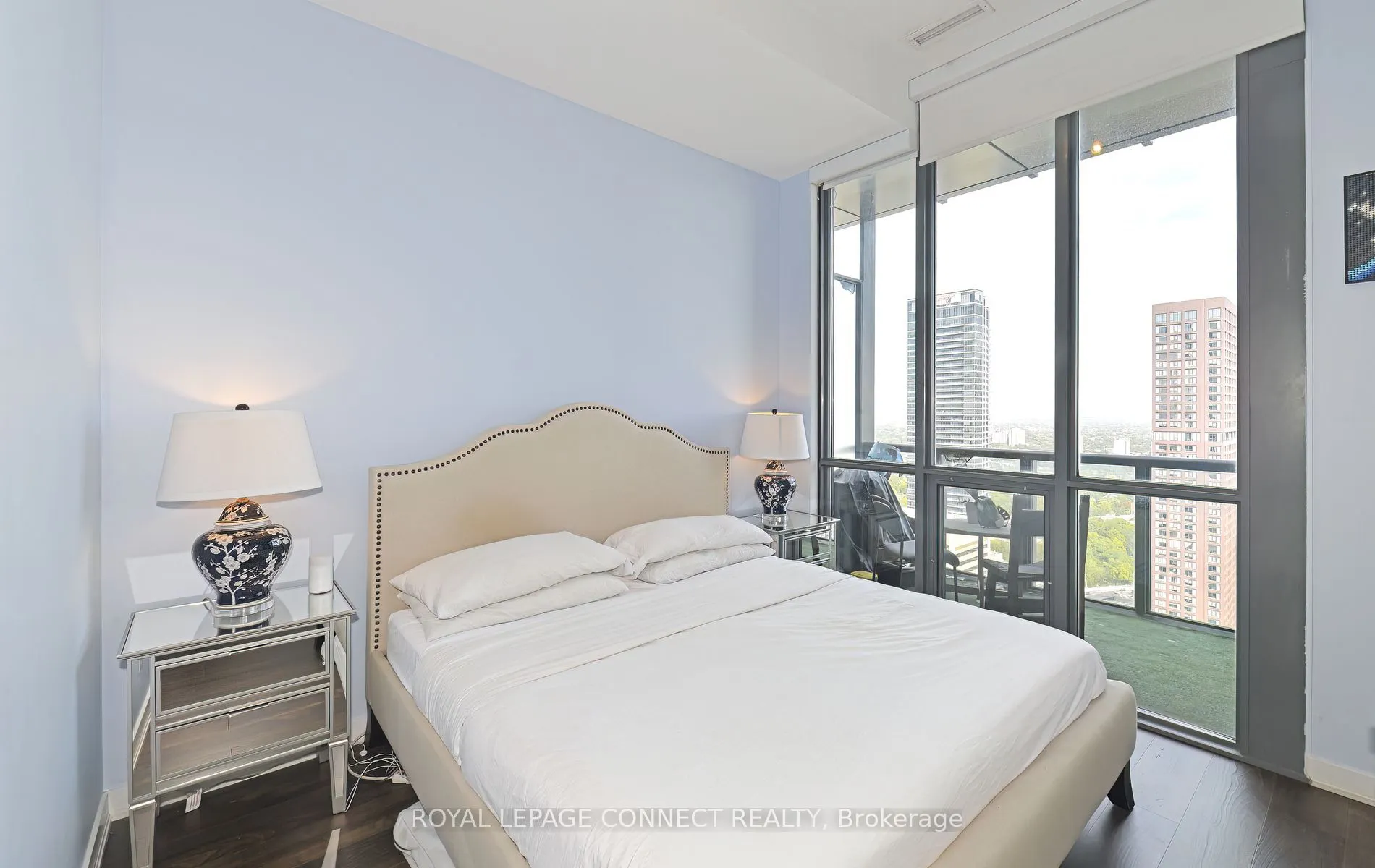 110 Charles Street E, #PH4401
