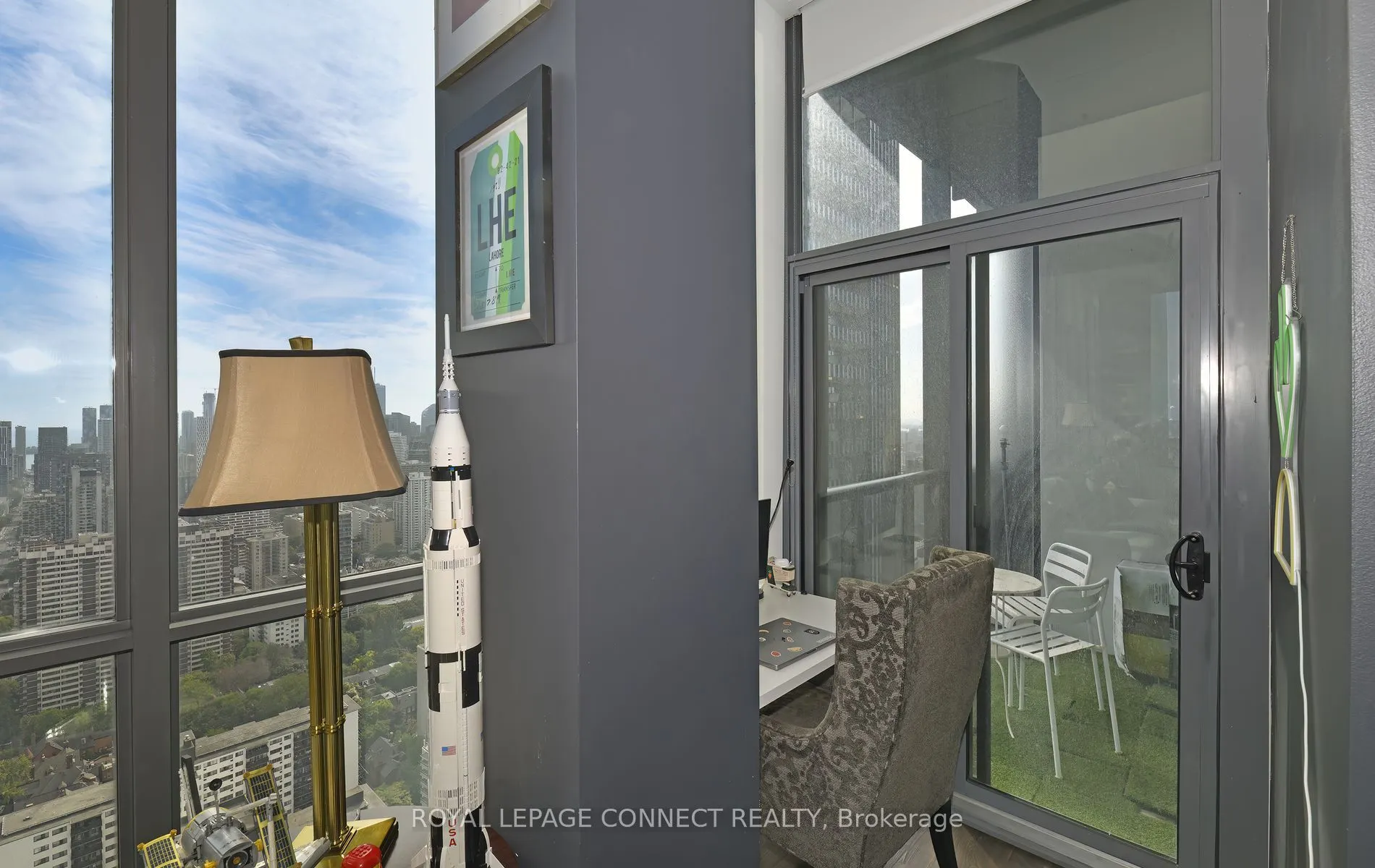 110 Charles Street E, #PH4401