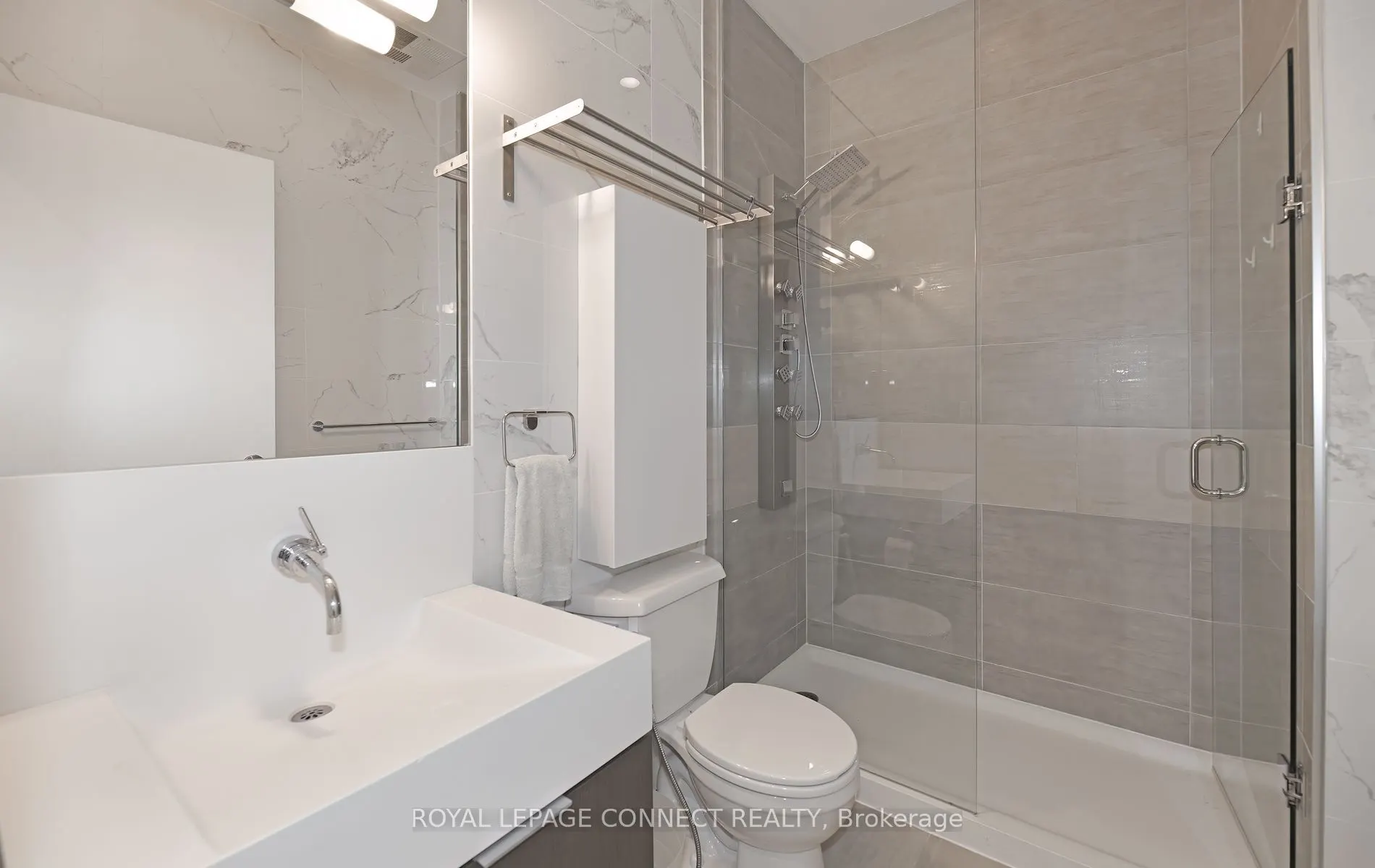 110 Charles Street E, #PH4401