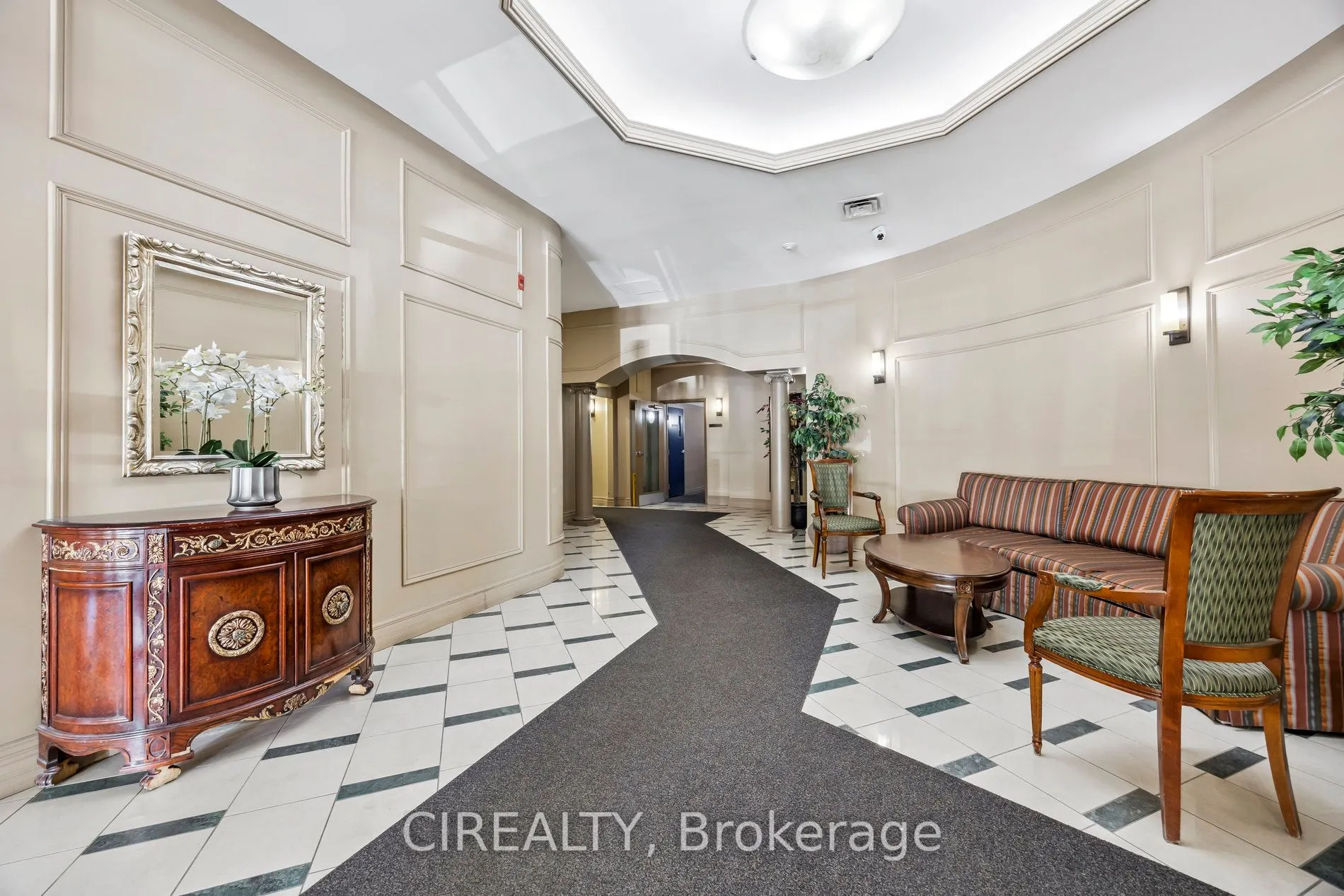4200 Bathurst Street, #413