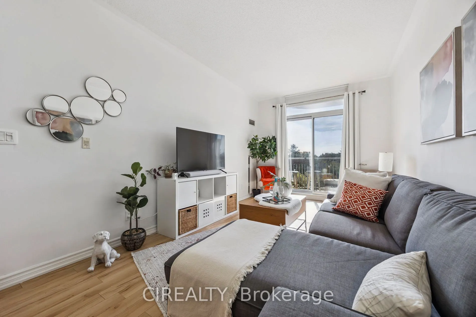 4200 Bathurst Street, #413