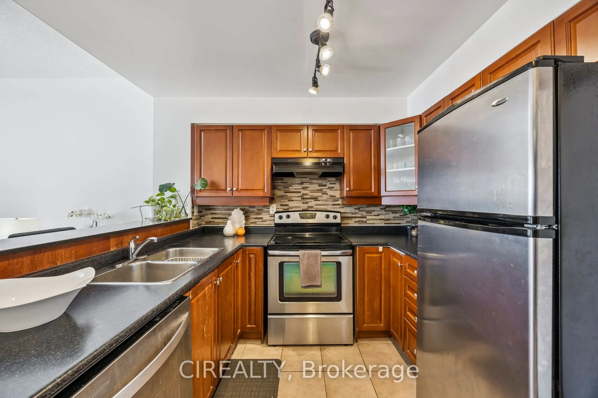 4200 Bathurst Street, #413
