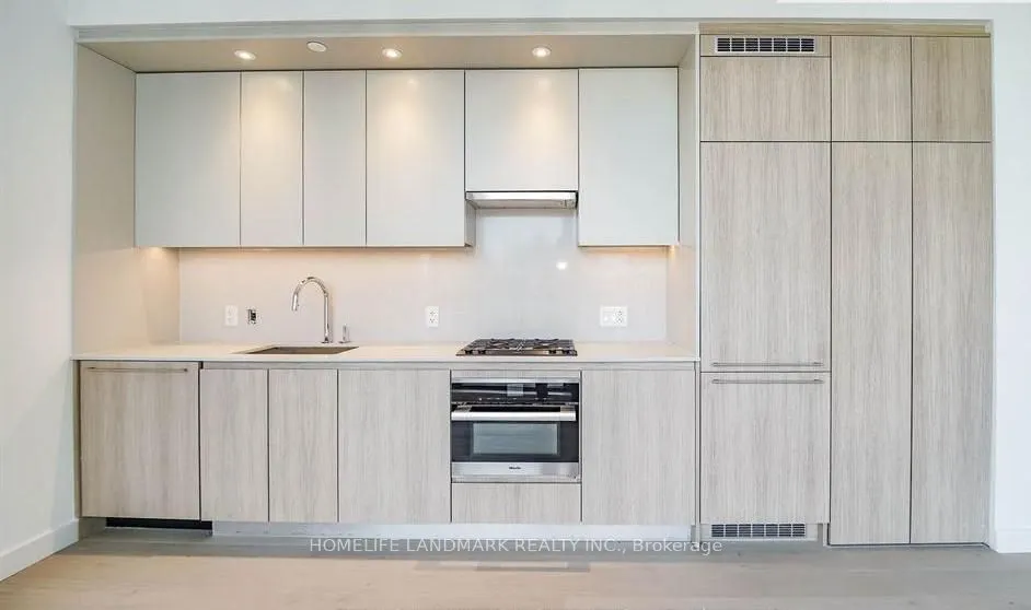 81 Wellesley Street E, #1108