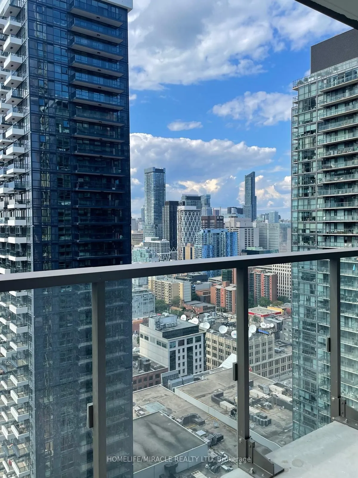 28 Widmer Street, #3425