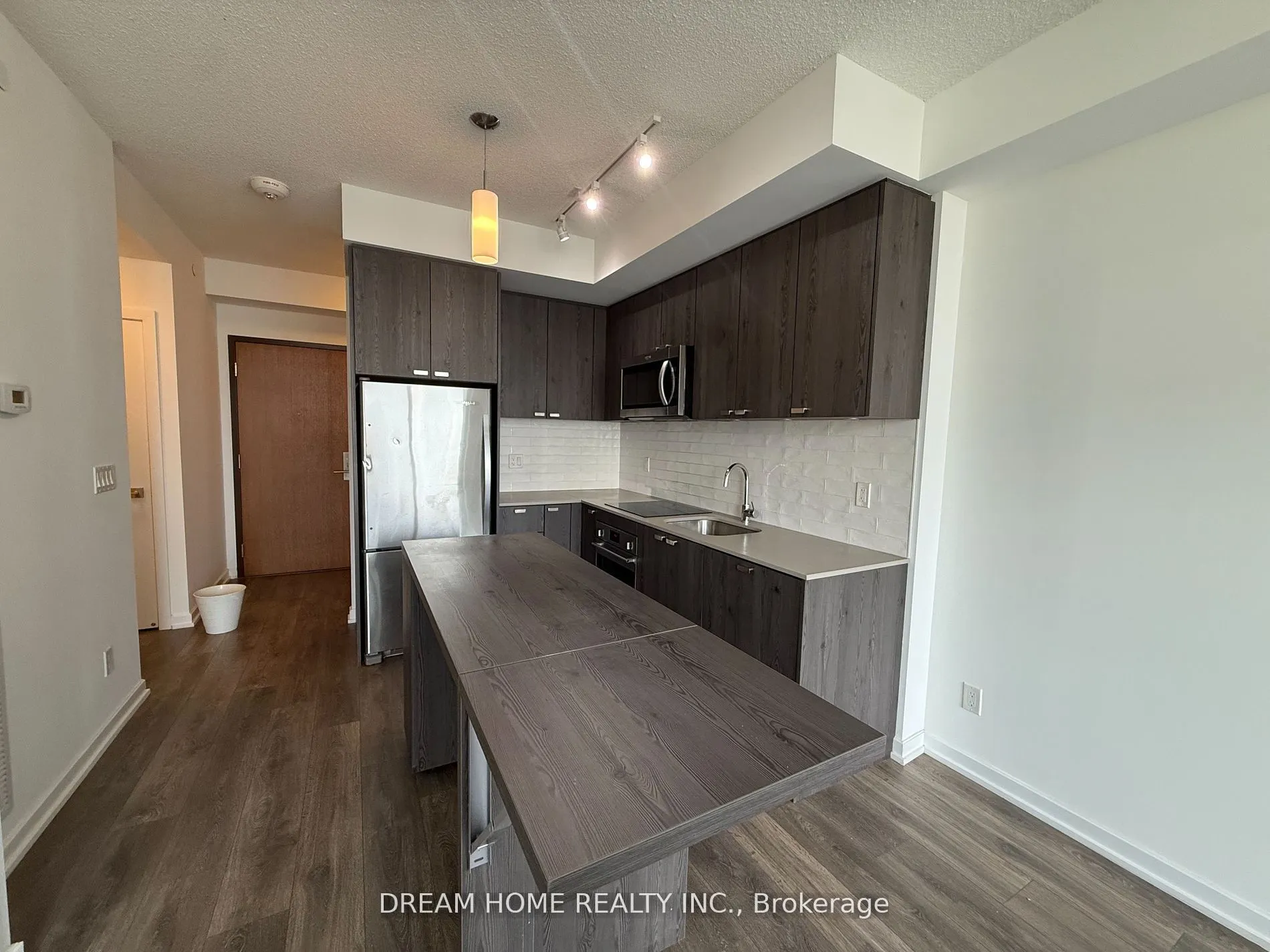 56 FOREST MANOR Road, #709