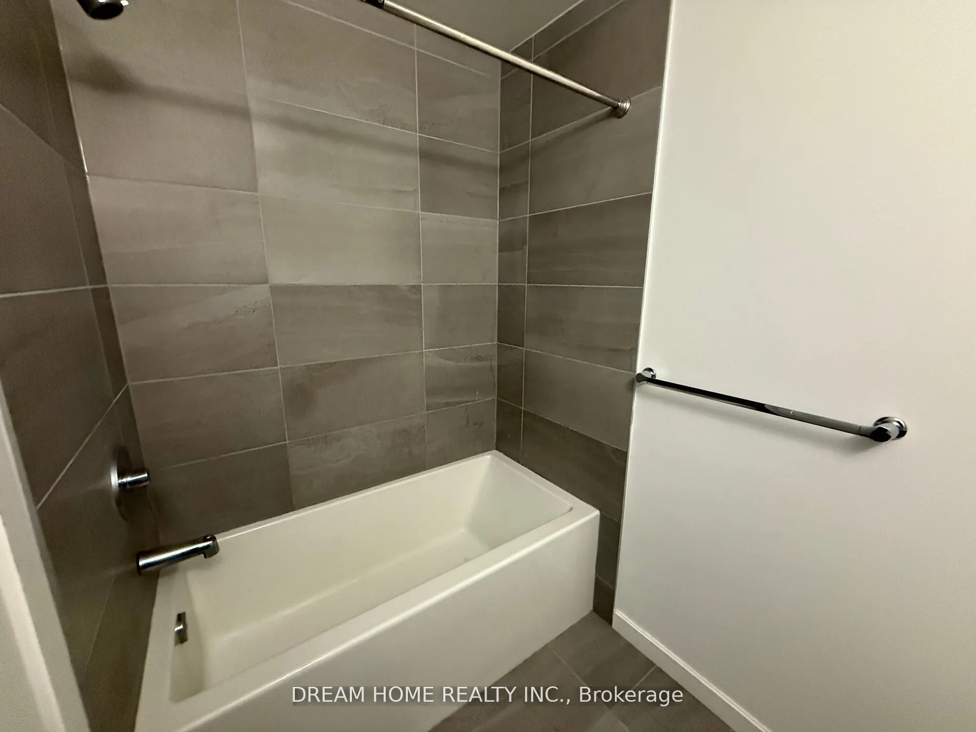 56 FOREST MANOR Road, #709