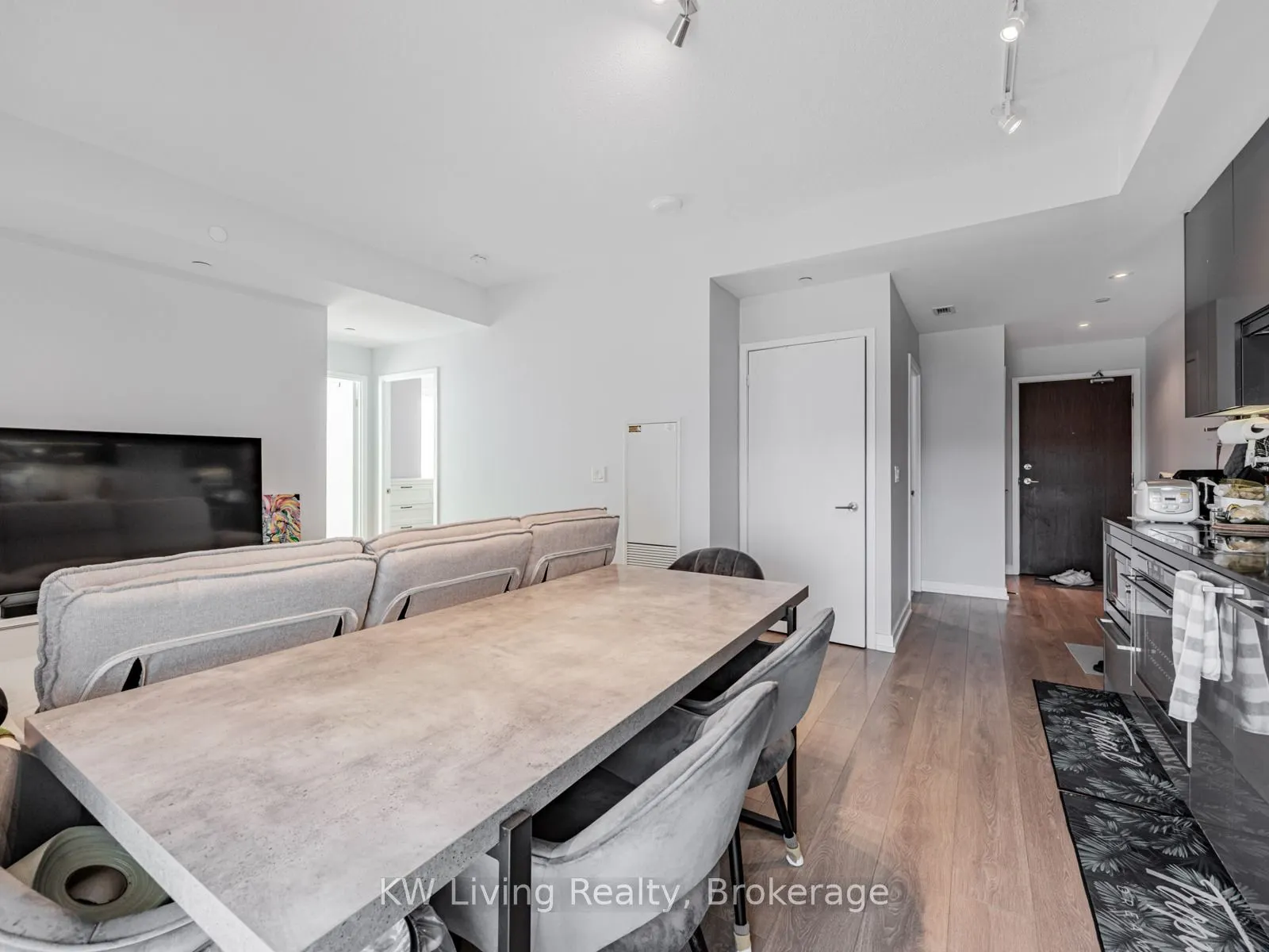 115 McMahon Drive, #3710
