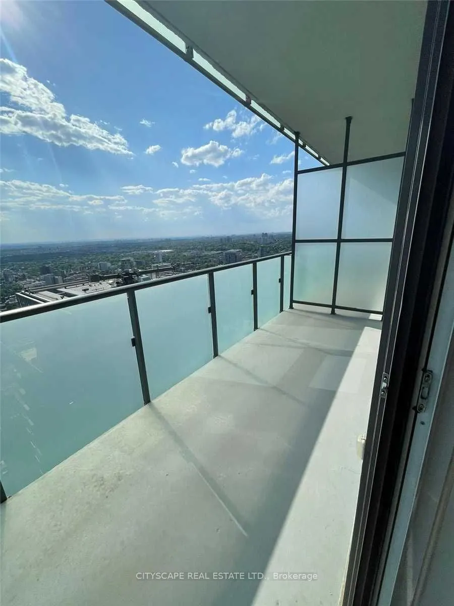 1080 Bay Street, #5303