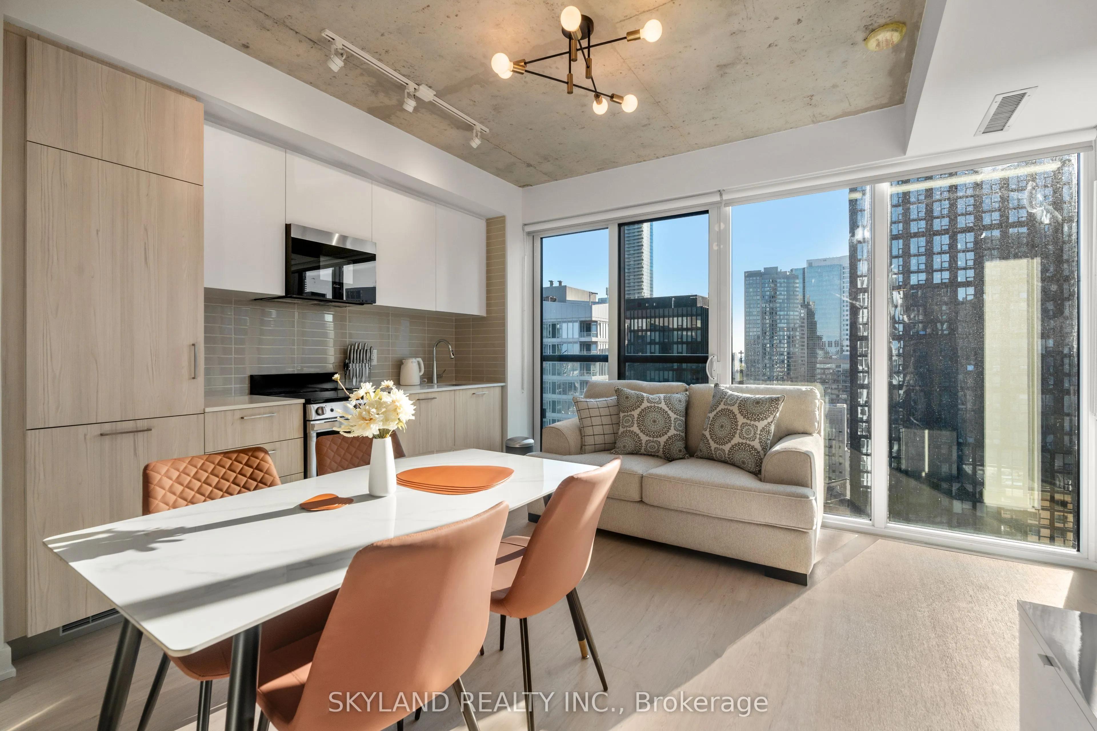 65 Mutual Street, #2505
