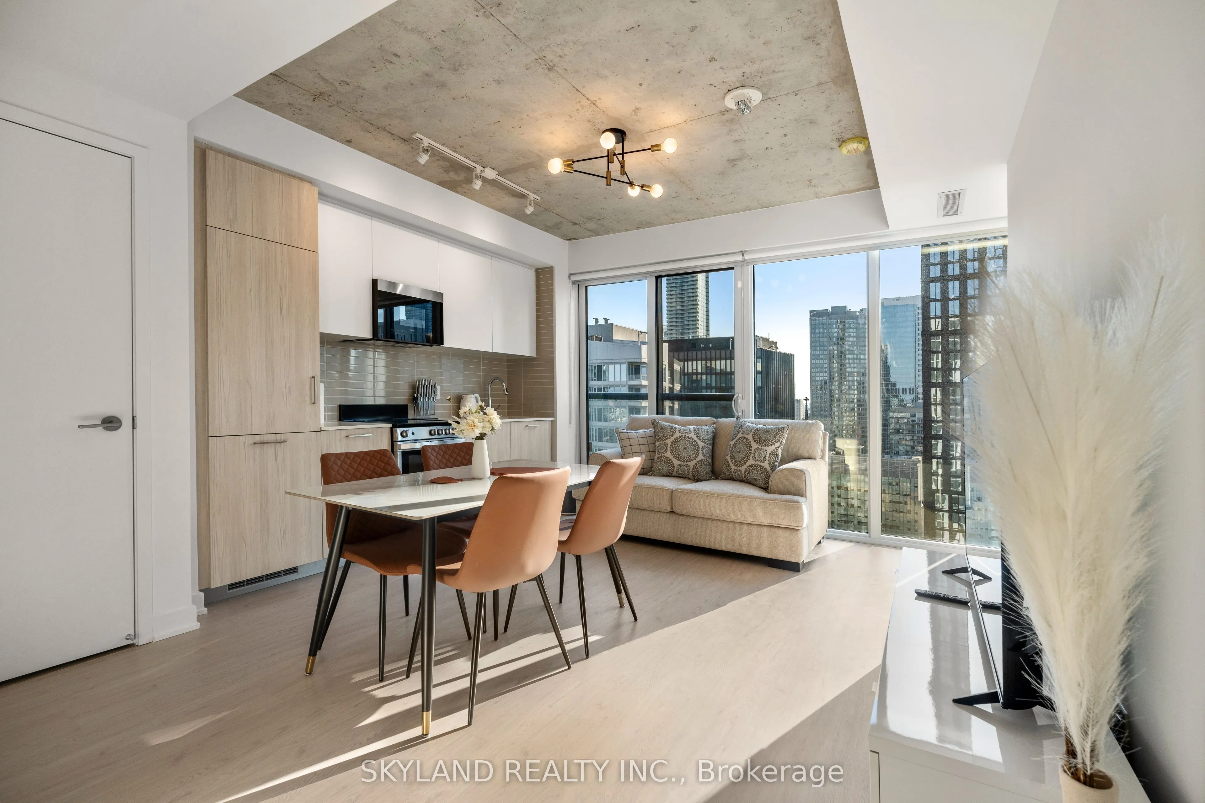 65 Mutual Street, #2505