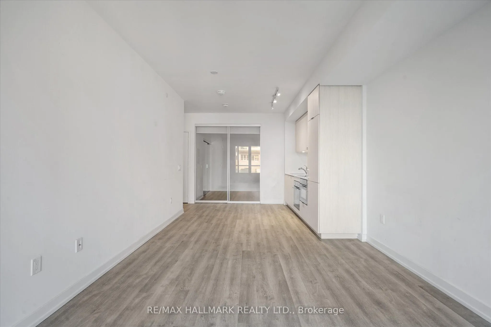 158 Front Street E, #413