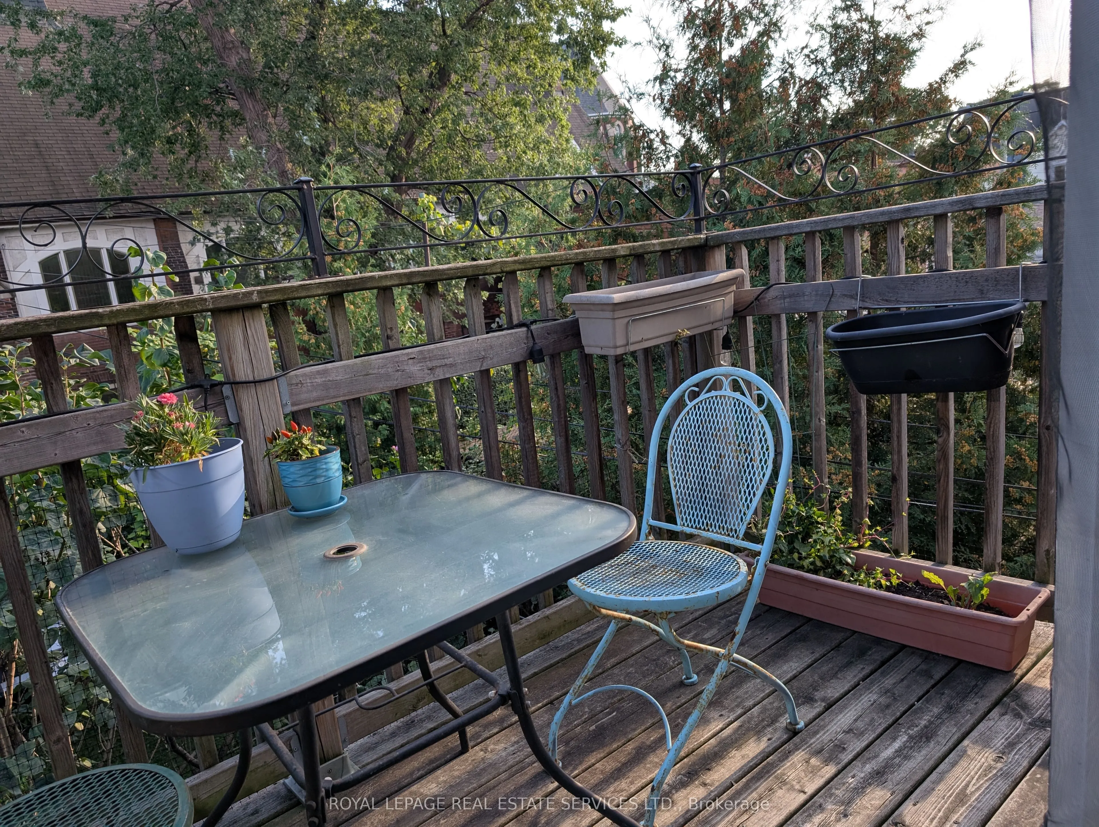 1239 College Street, #2nd Flr