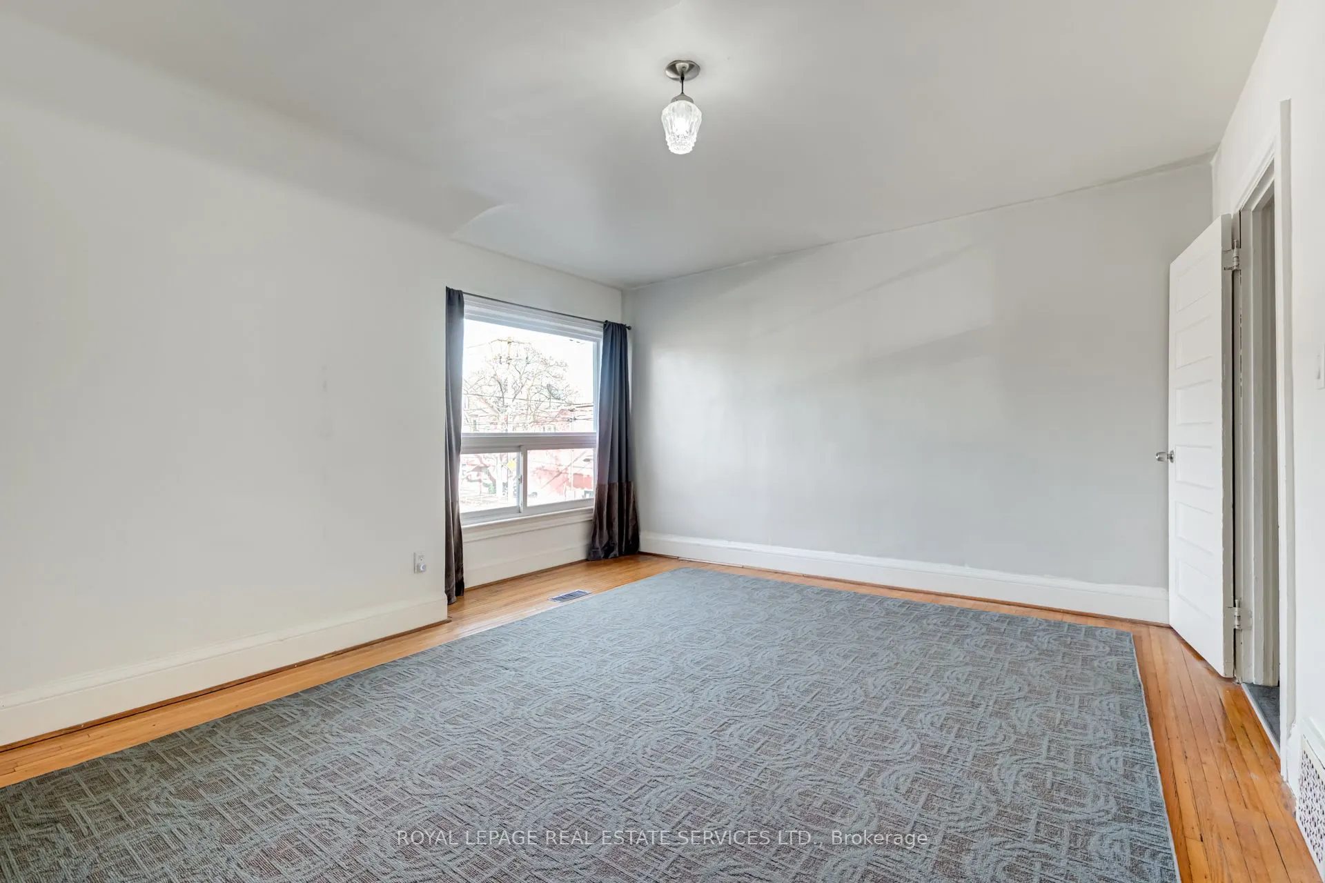 1239 College Street, #2nd Flr