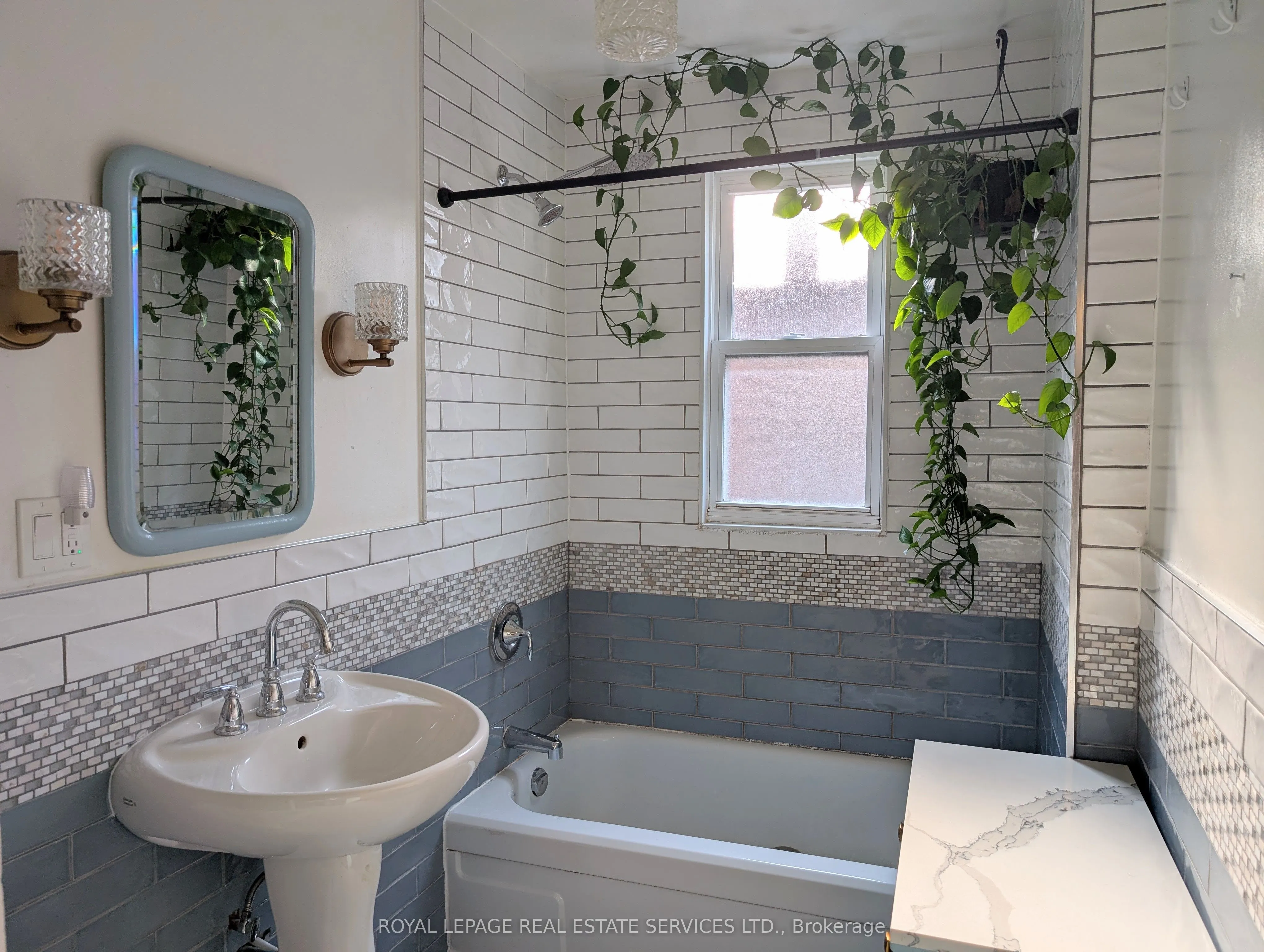 1239 College Street, #2nd Flr