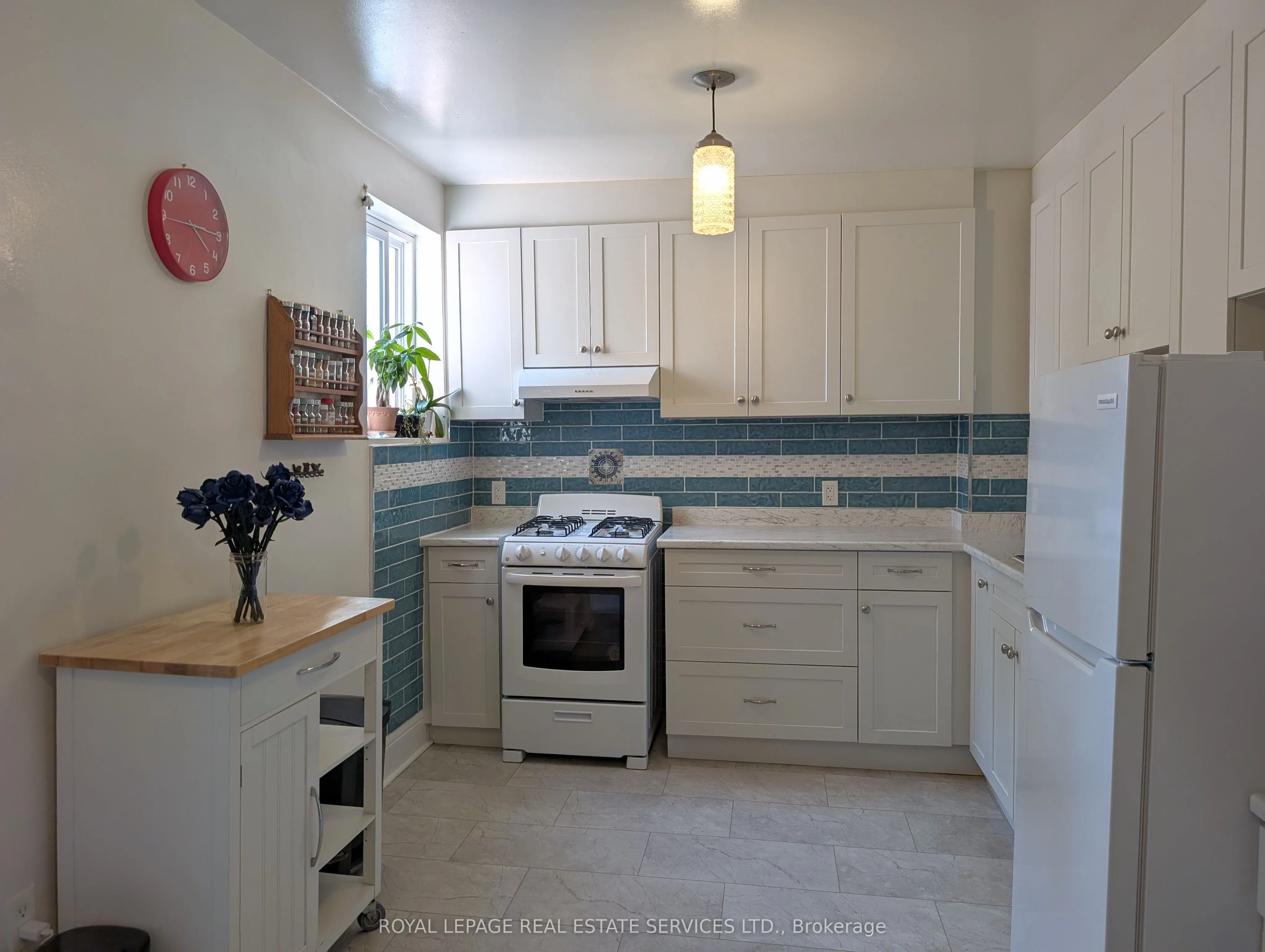 1239 College Street, #2nd Flr
