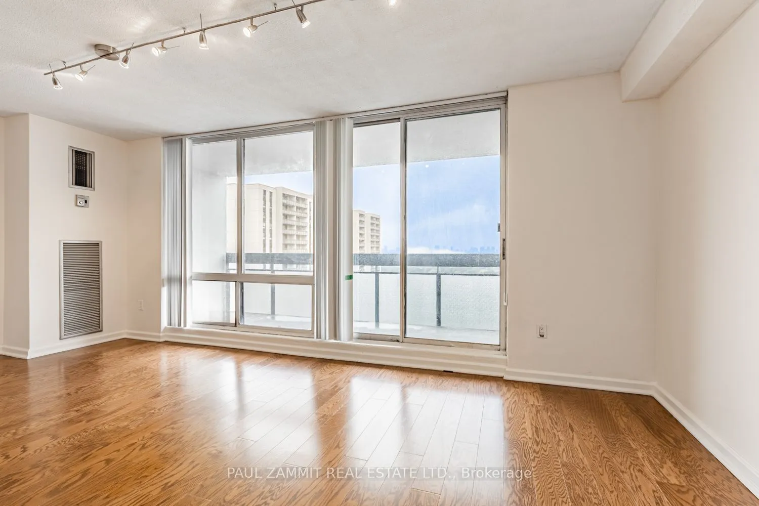 350 Seneca Hill Drive, #1005
