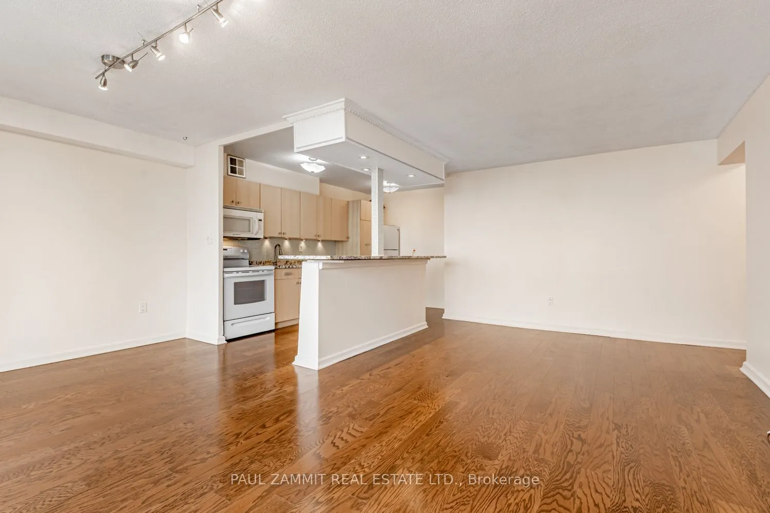 350 Seneca Hill Drive, #1005