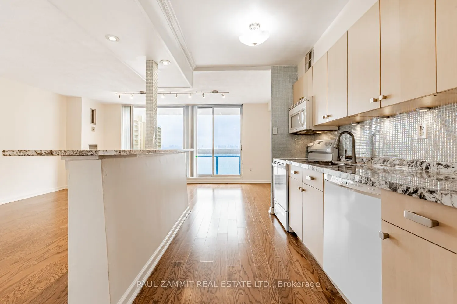 350 Seneca Hill Drive, #1005