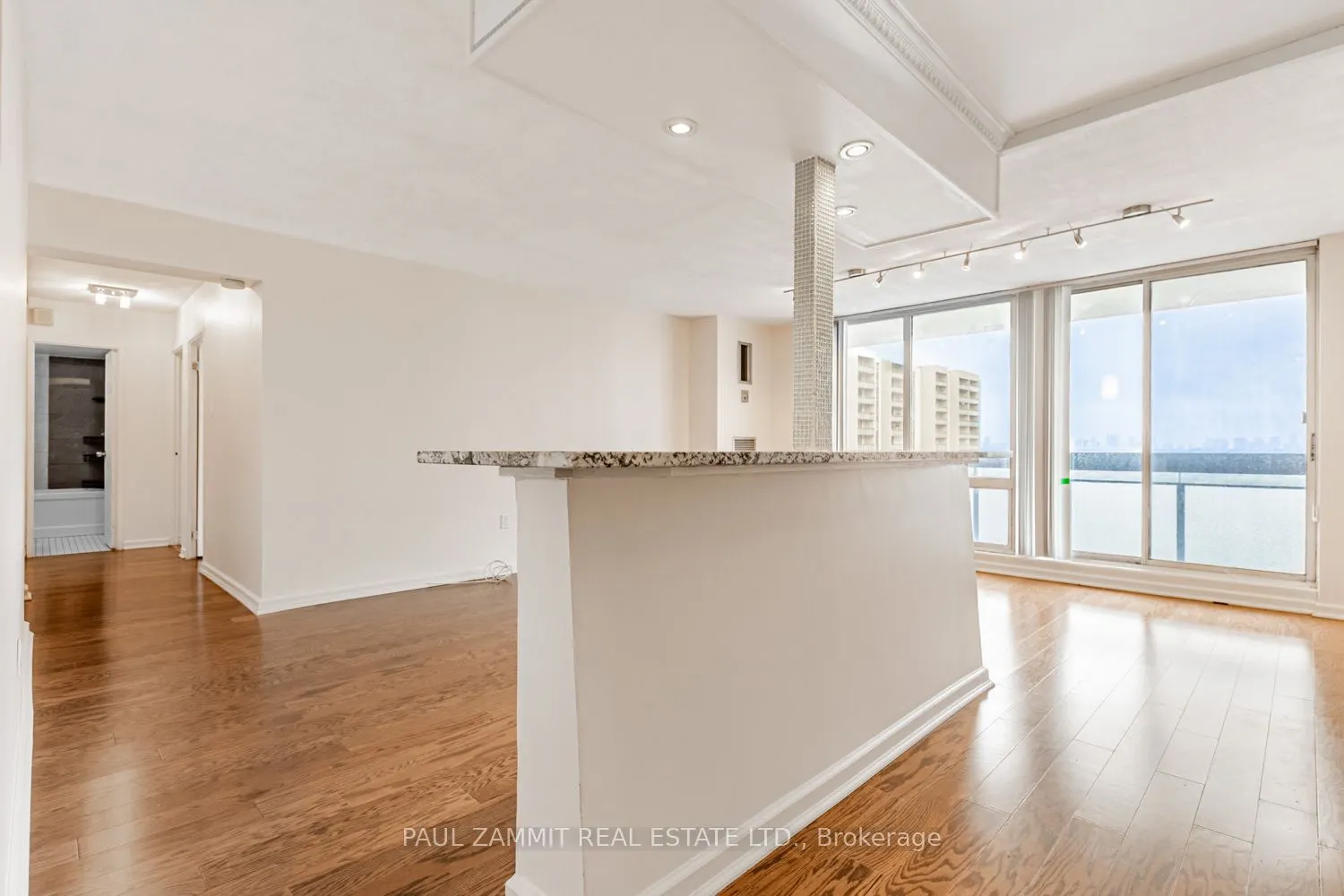 350 Seneca Hill Drive, #1005
