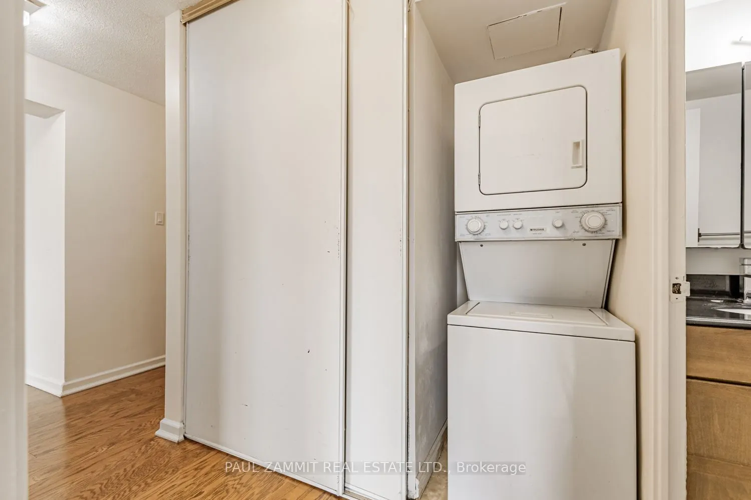 350 Seneca Hill Drive, #1005