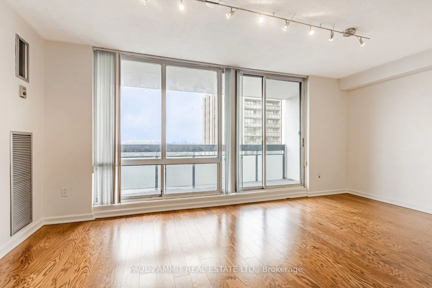 350 Seneca Hill Drive, #1005
