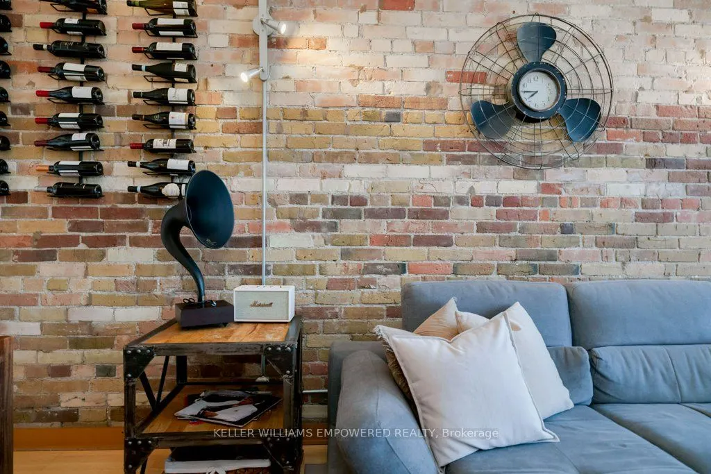 189 Queen Street E, #5