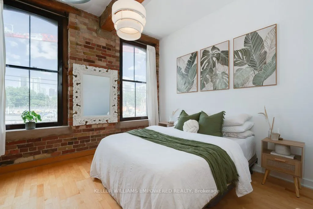 189 Queen Street E, #5