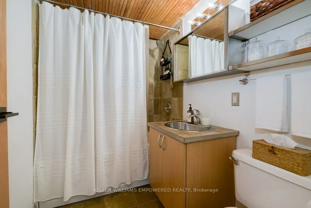 189 Queen Street E, #5