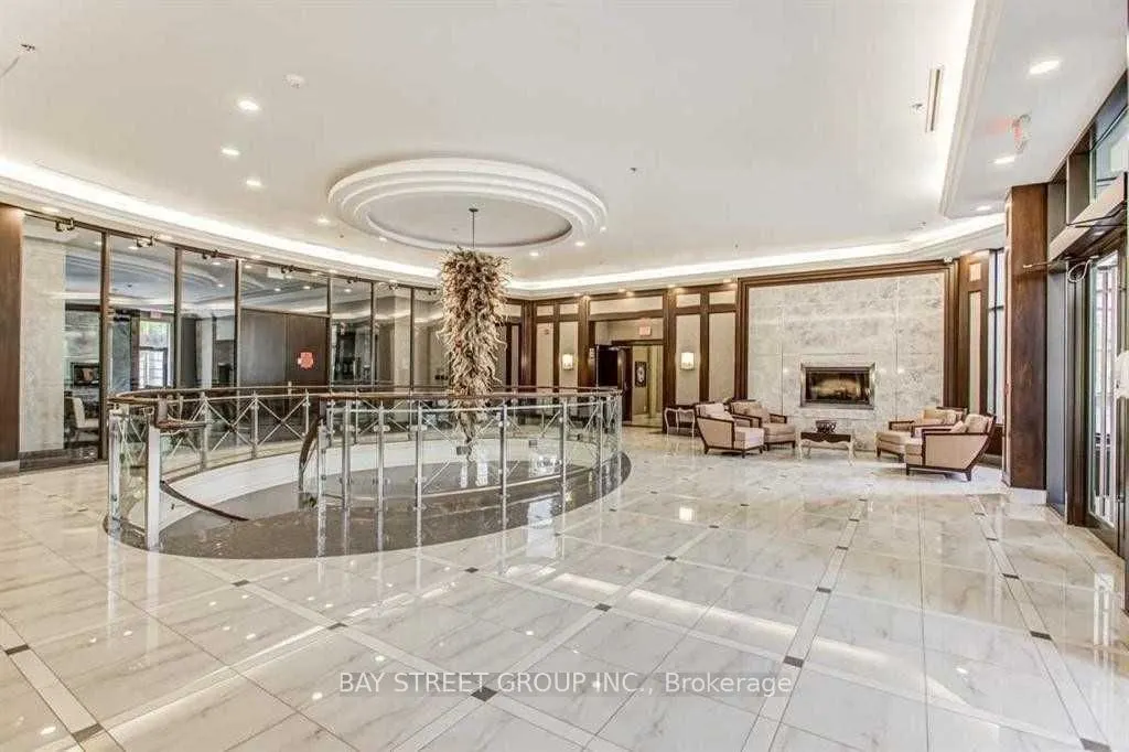 135 Wynford Drive, #408