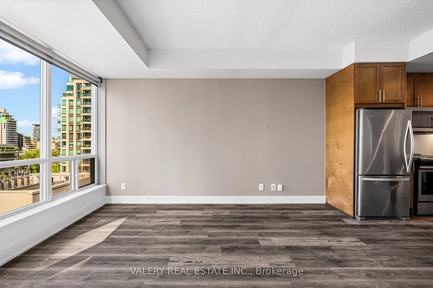 61 Yorkville Avenue, #1011