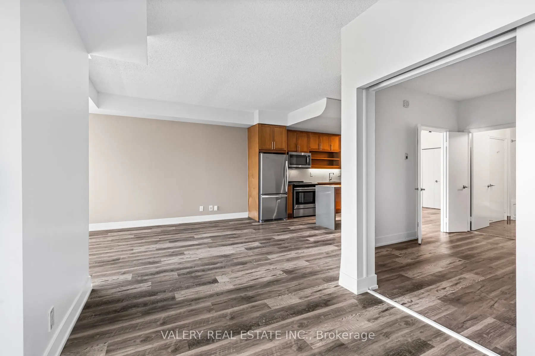 61 Yorkville Avenue, #1011
