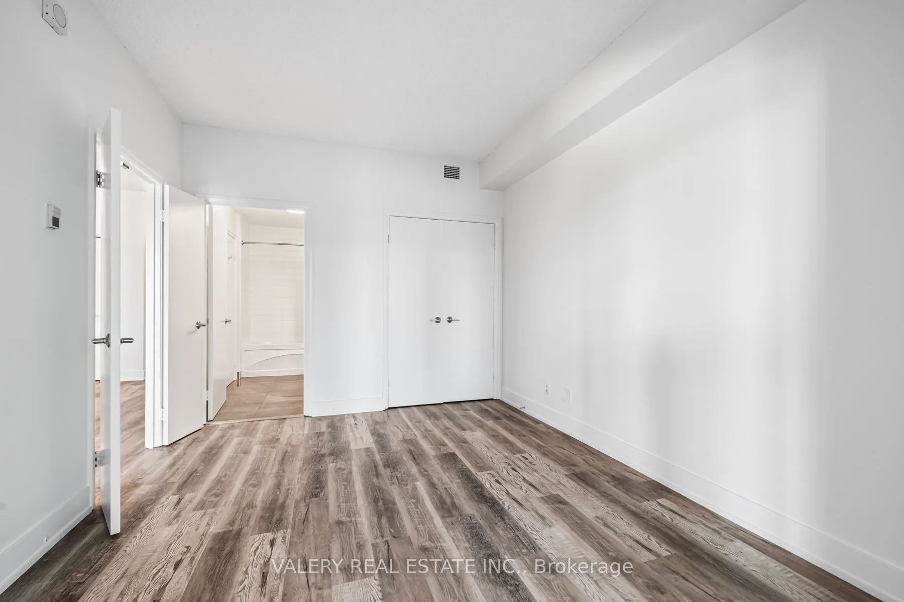 61 Yorkville Avenue, #1011