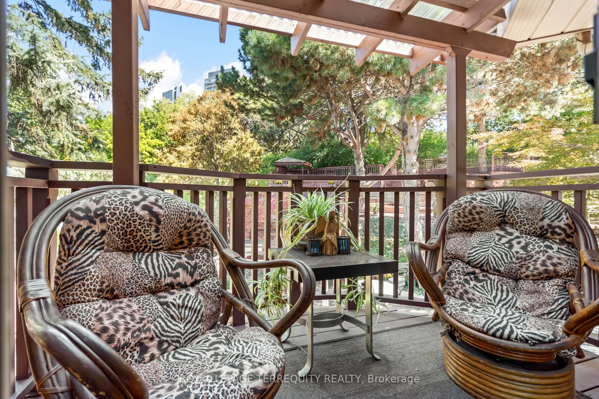 50 Skyview Crescent