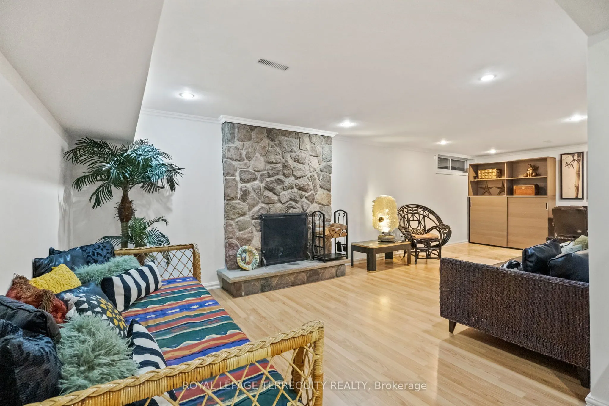 50 Skyview Crescent