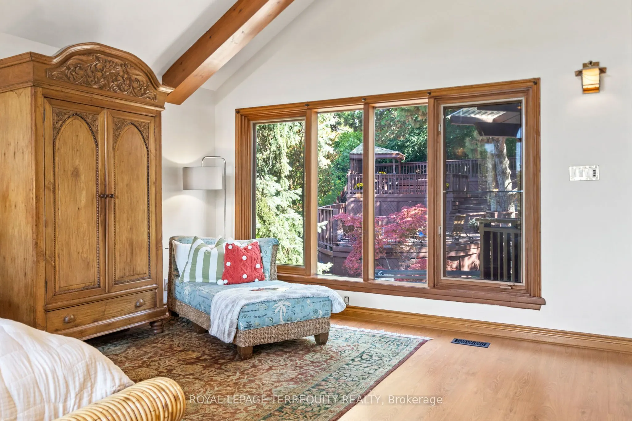 50 Skyview Crescent