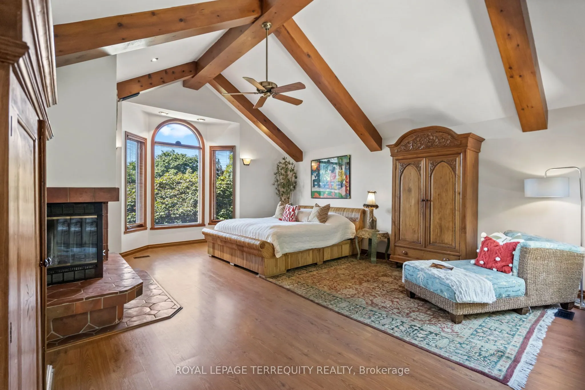 50 Skyview Crescent