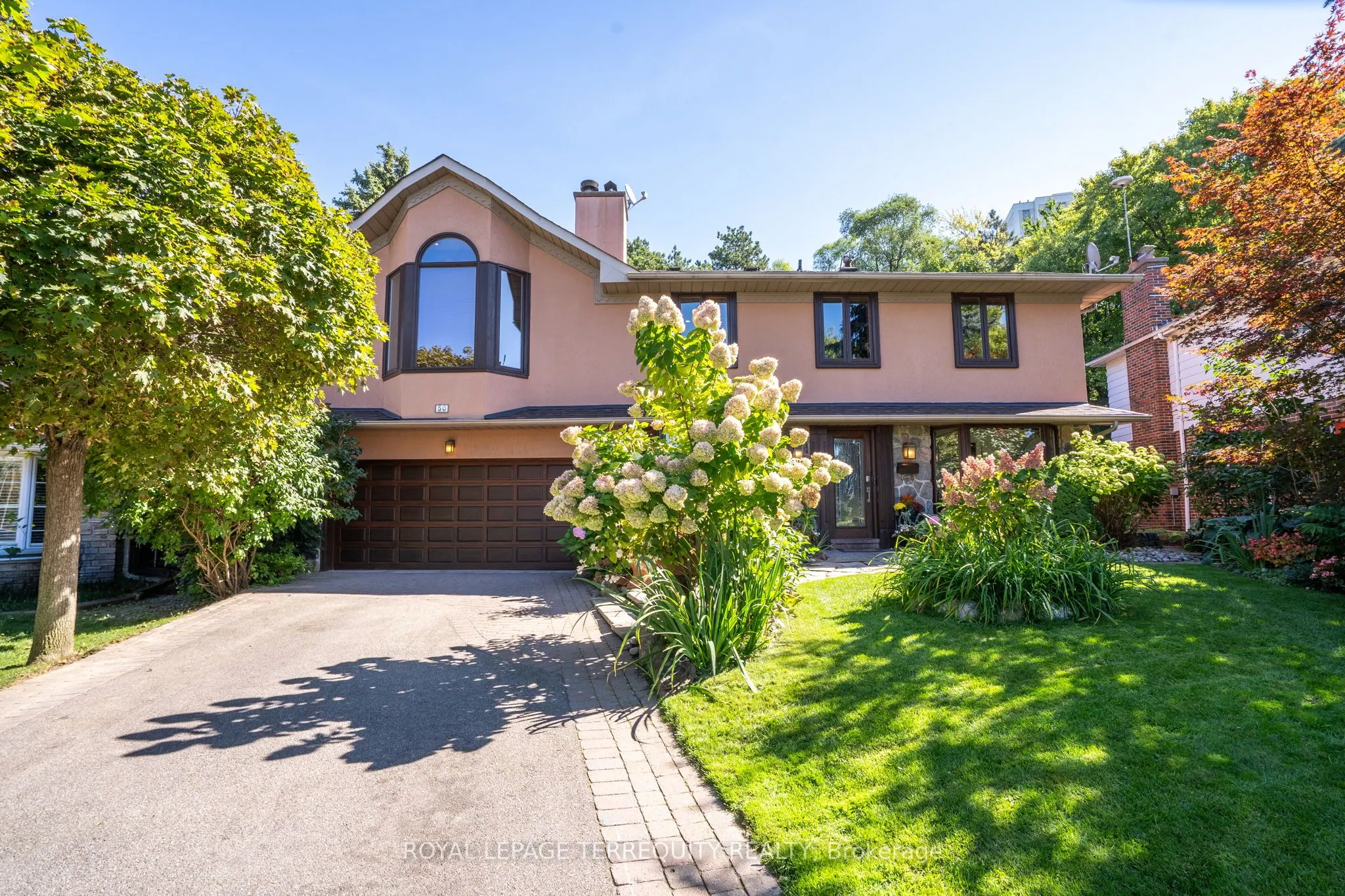 50 Skyview Crescent
