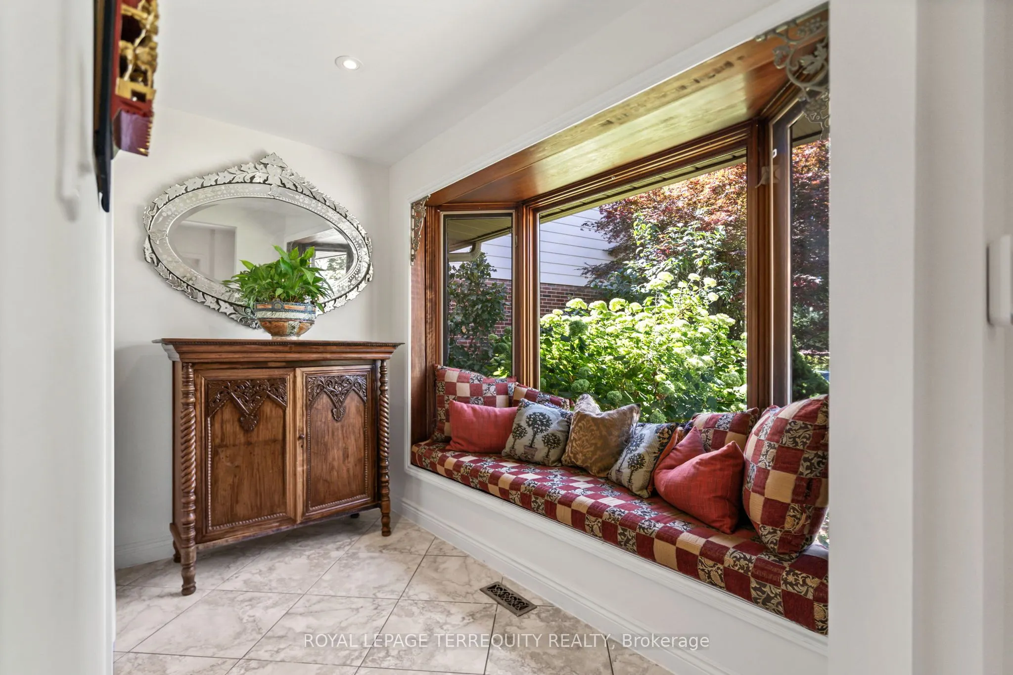 50 Skyview Crescent