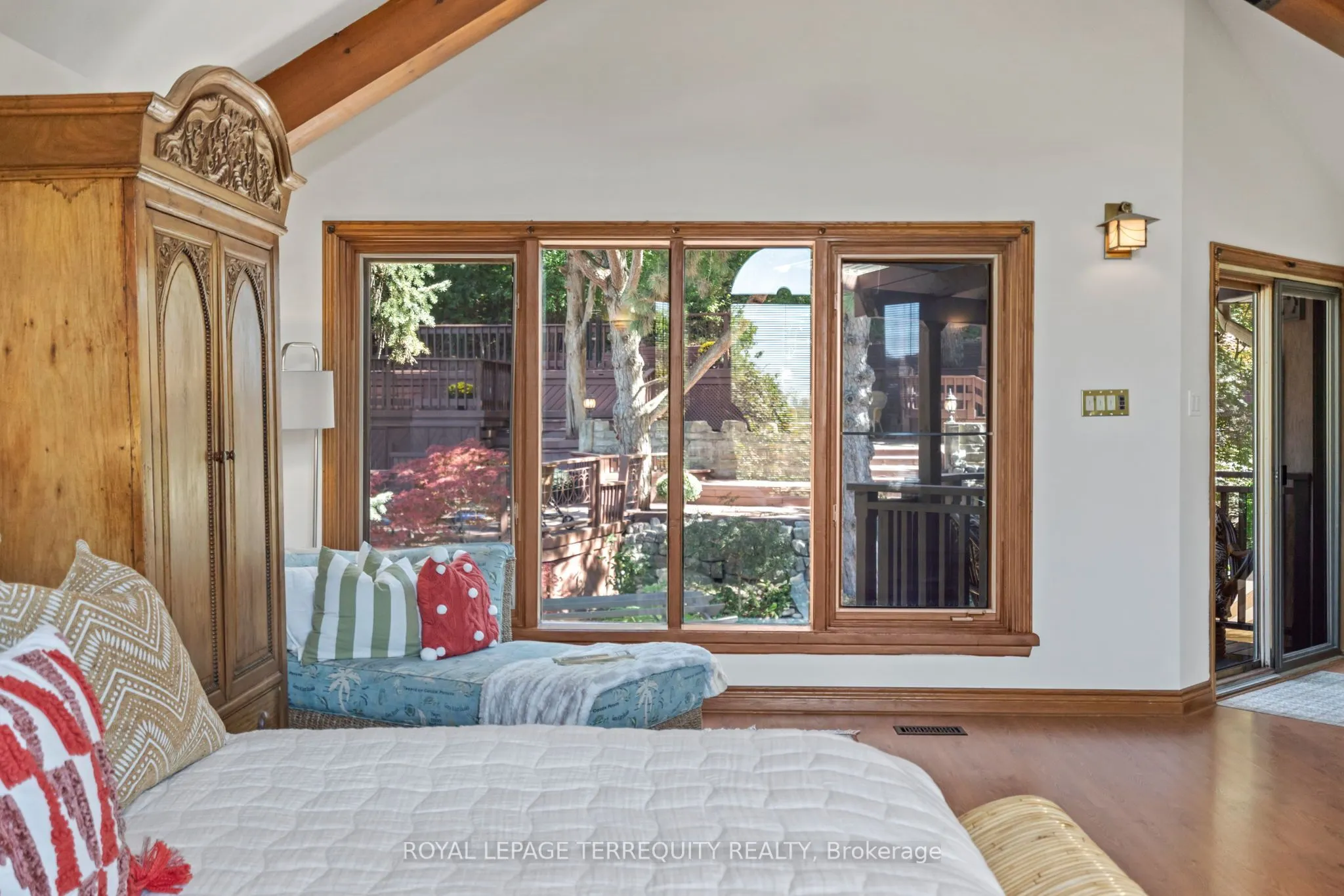 50 Skyview Crescent