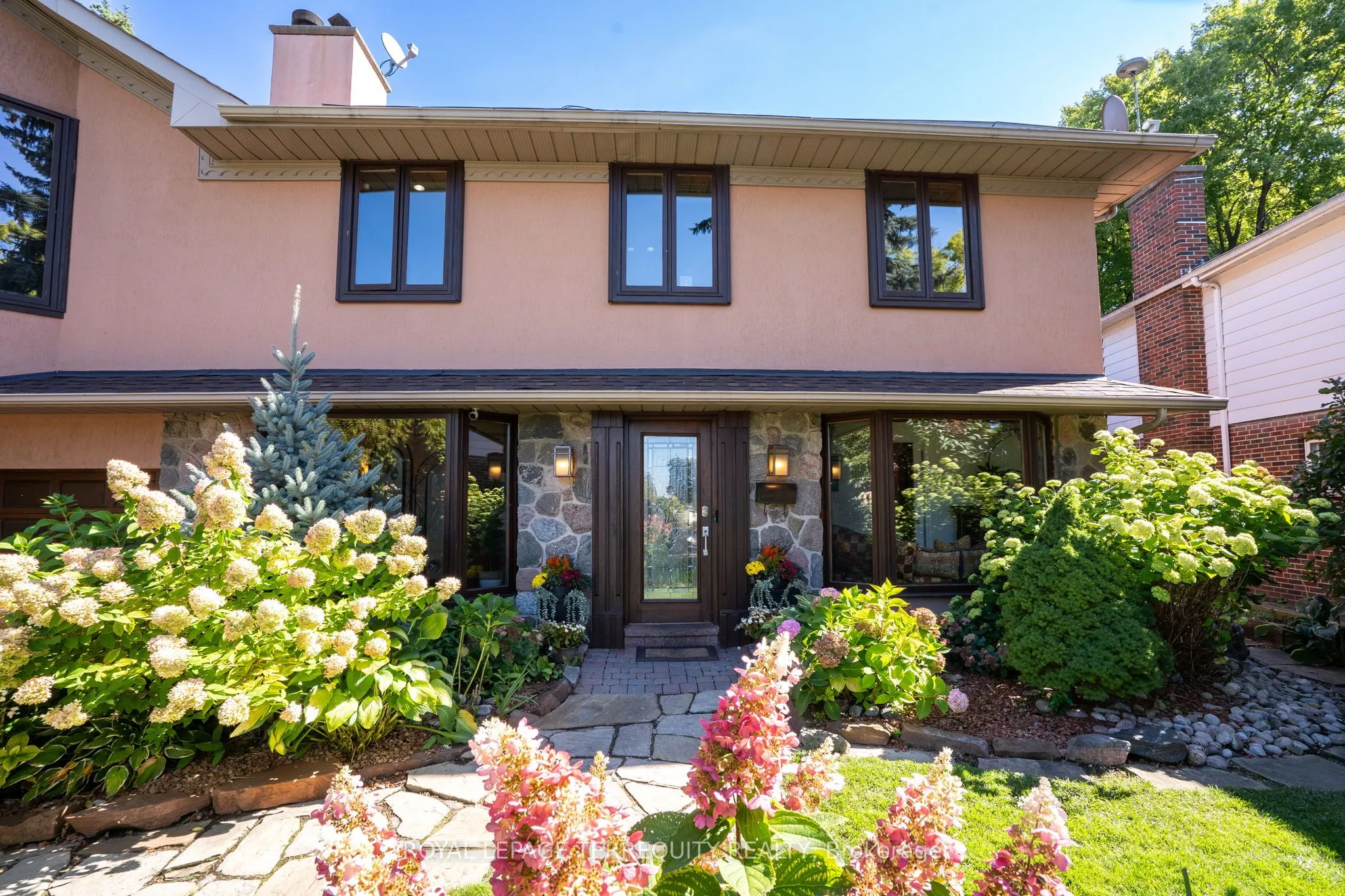 50 Skyview Crescent