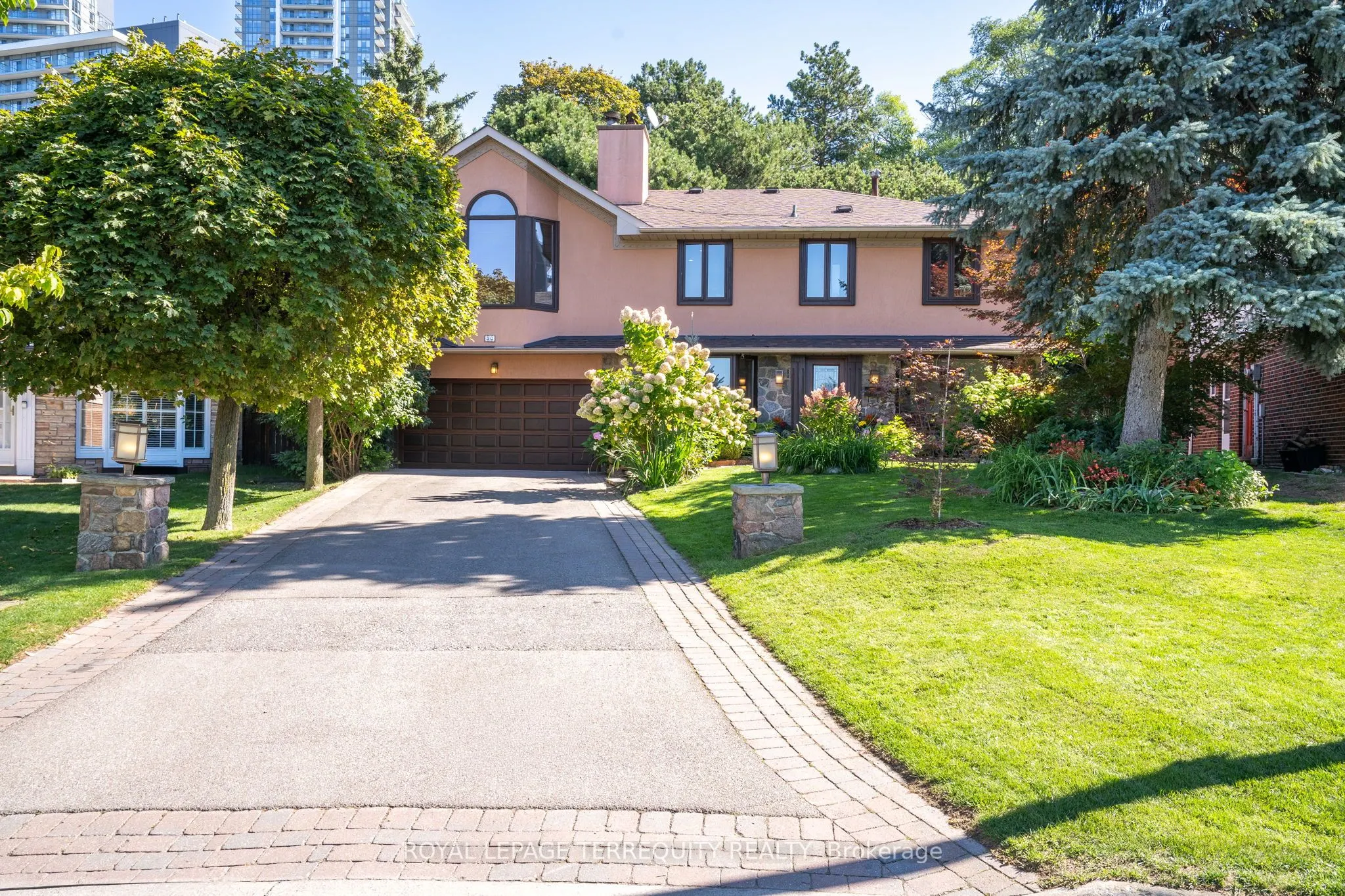 50 Skyview Crescent