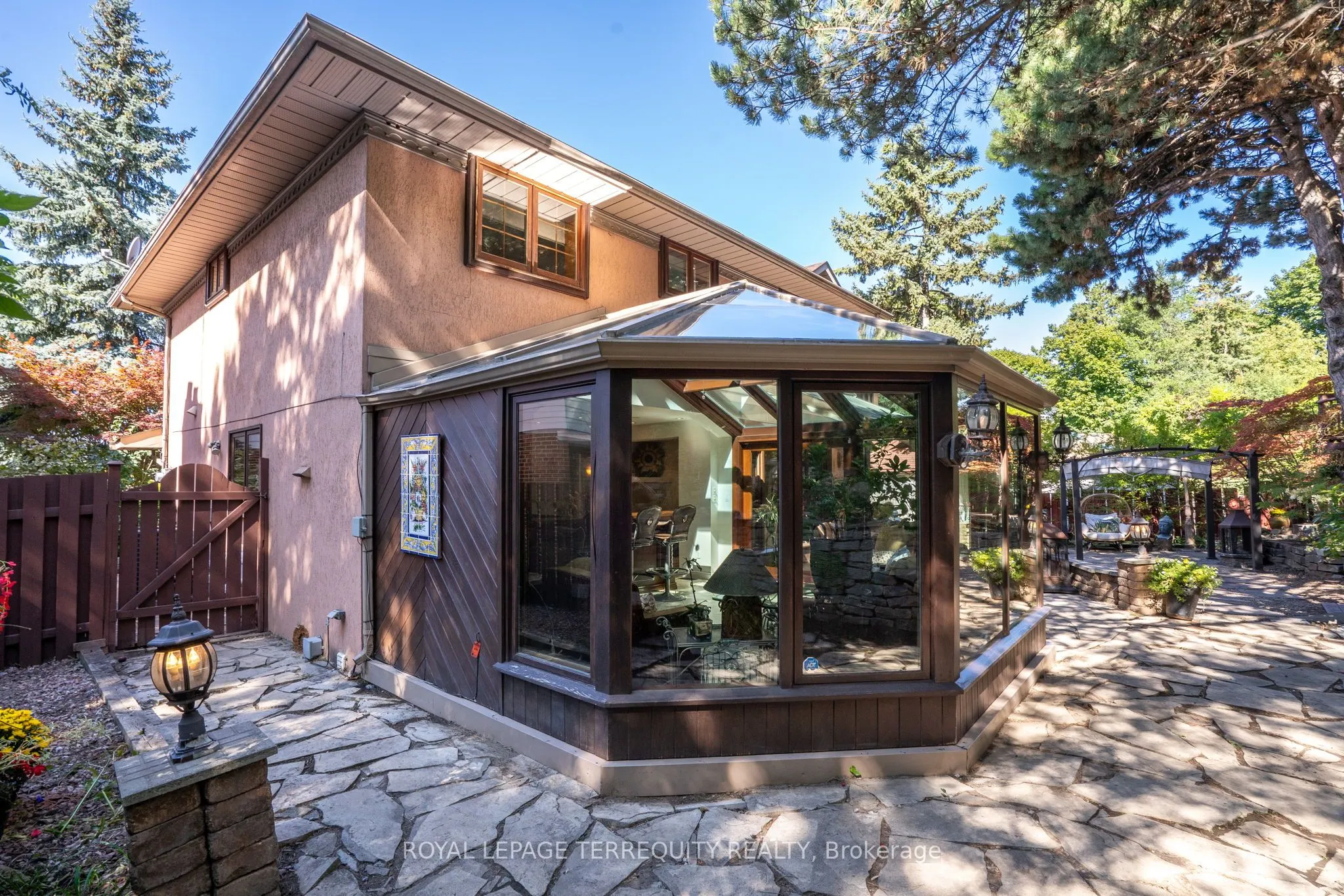 50 Skyview Crescent