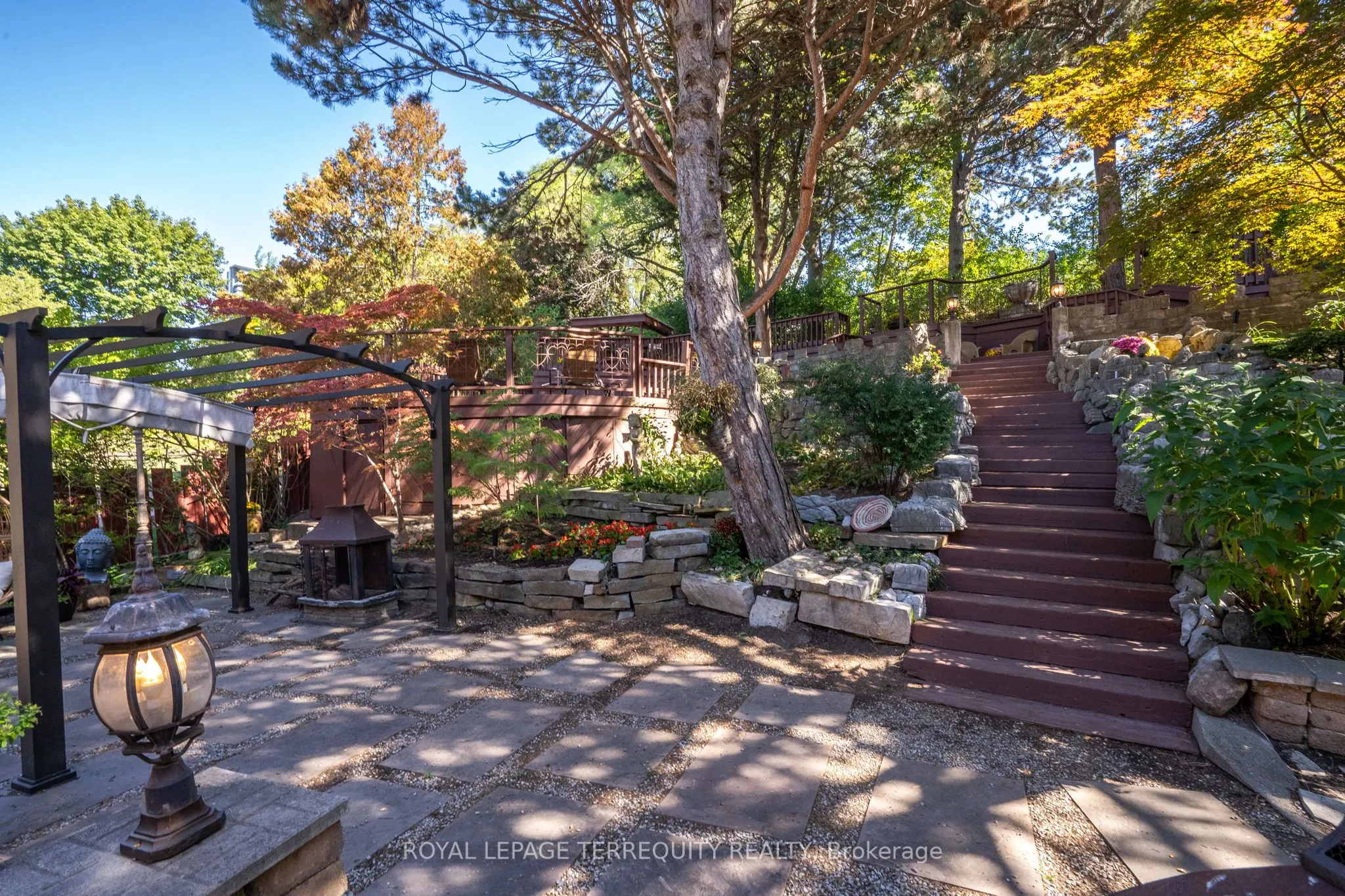 50 Skyview Crescent