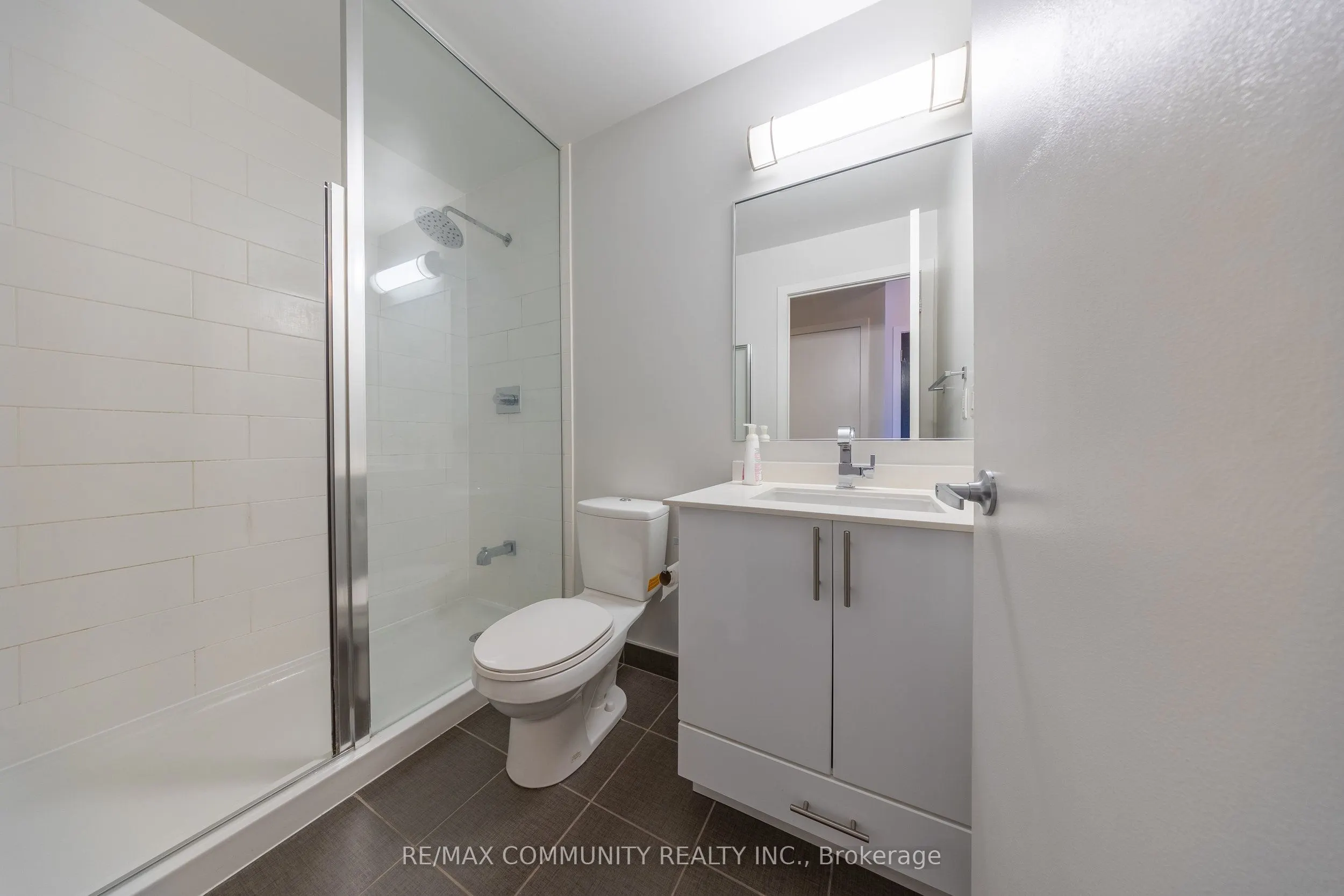 225 Sackville Street, #807