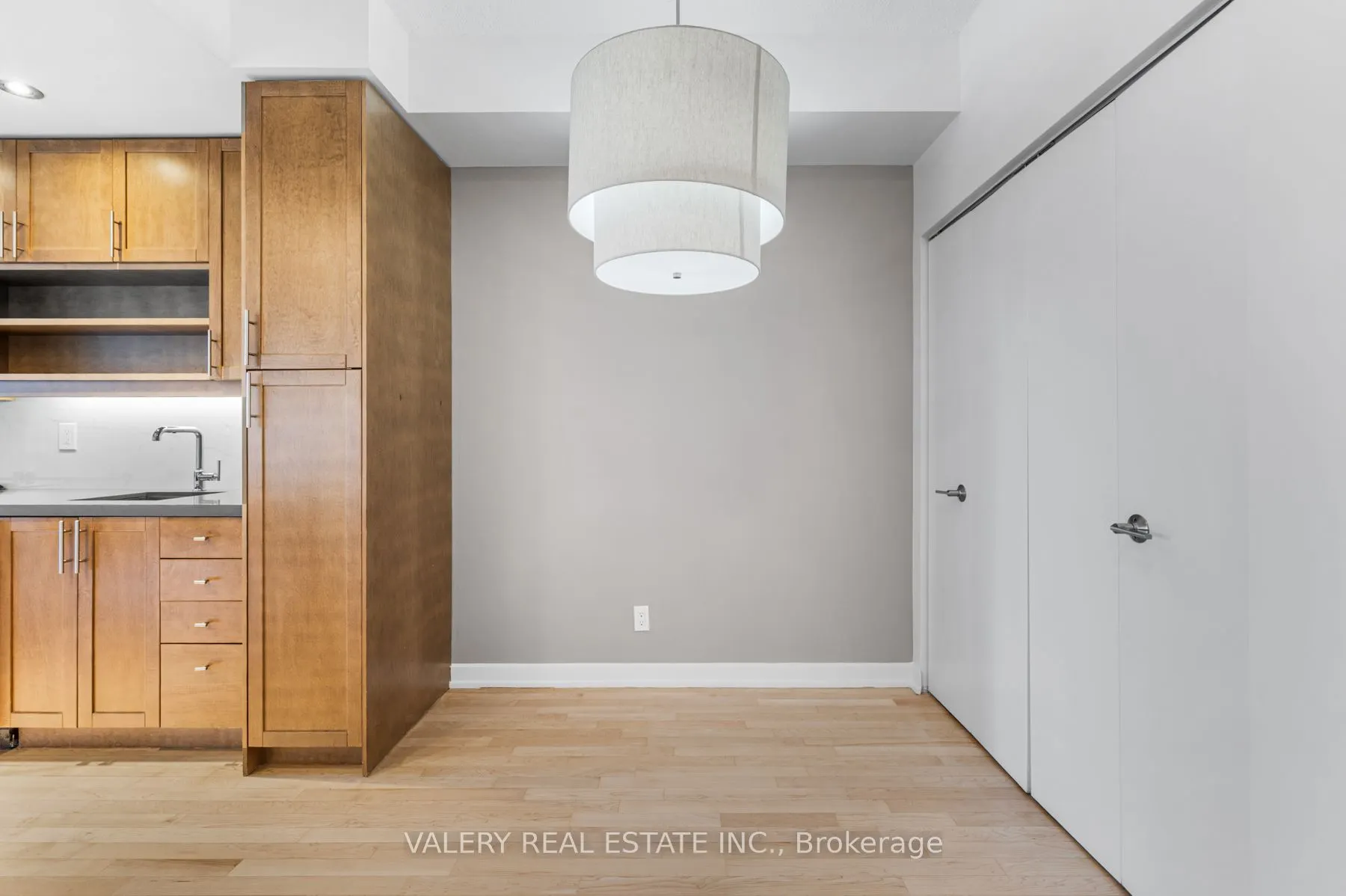 61 Yorkville Avenue, #514