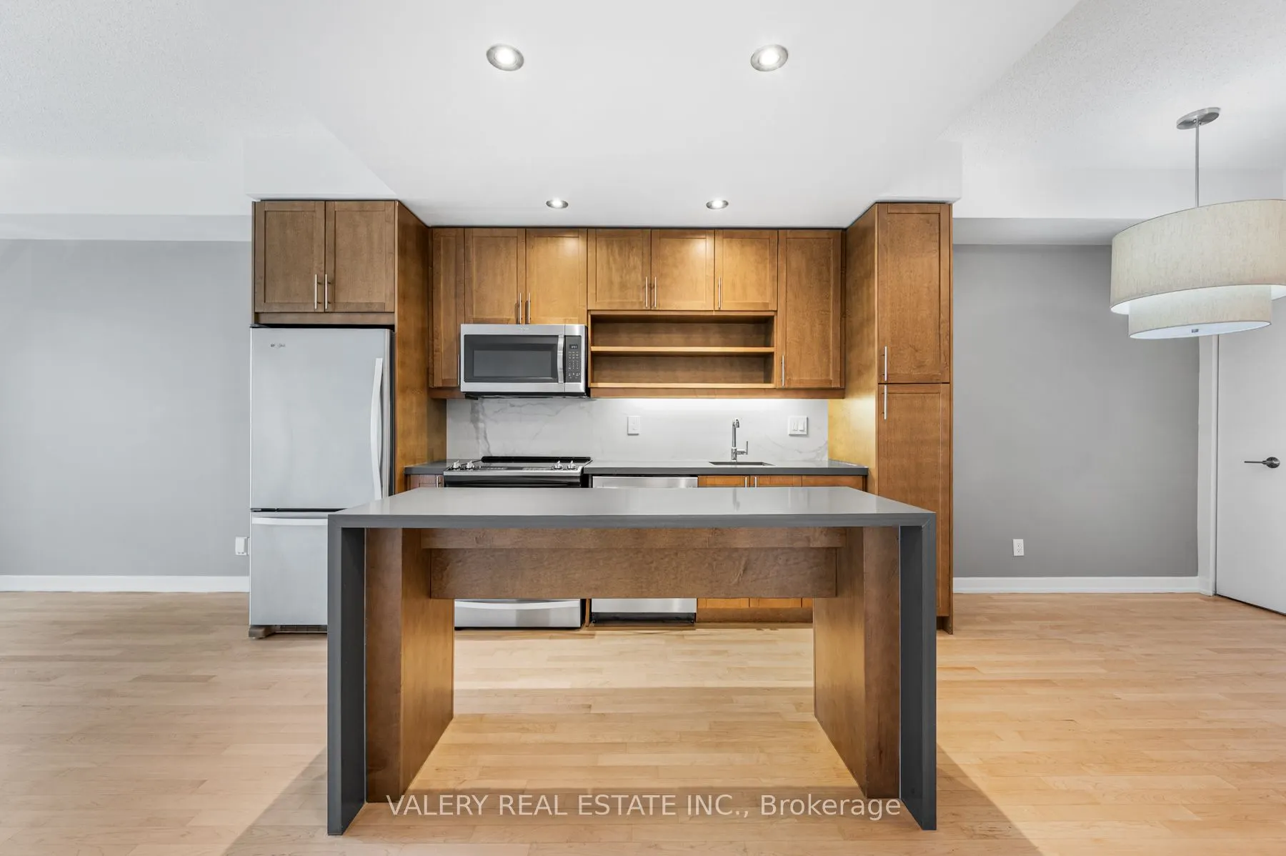 61 Yorkville Avenue, #514