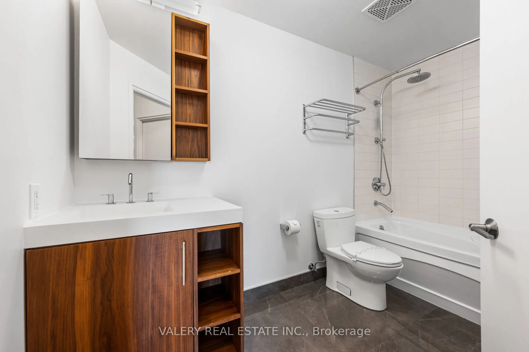 61 Yorkville Avenue, #514