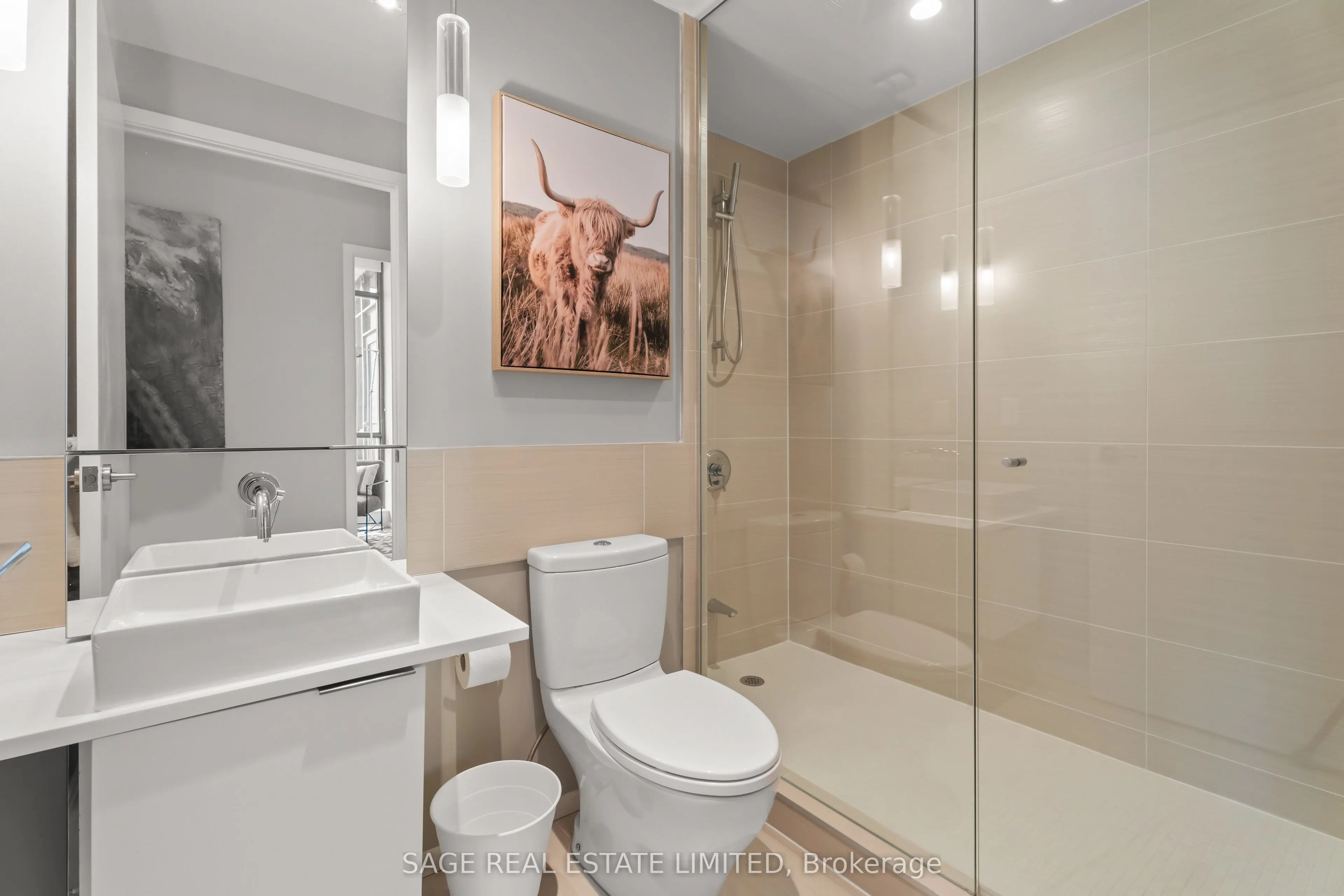 8 Charlotte Street, #3505