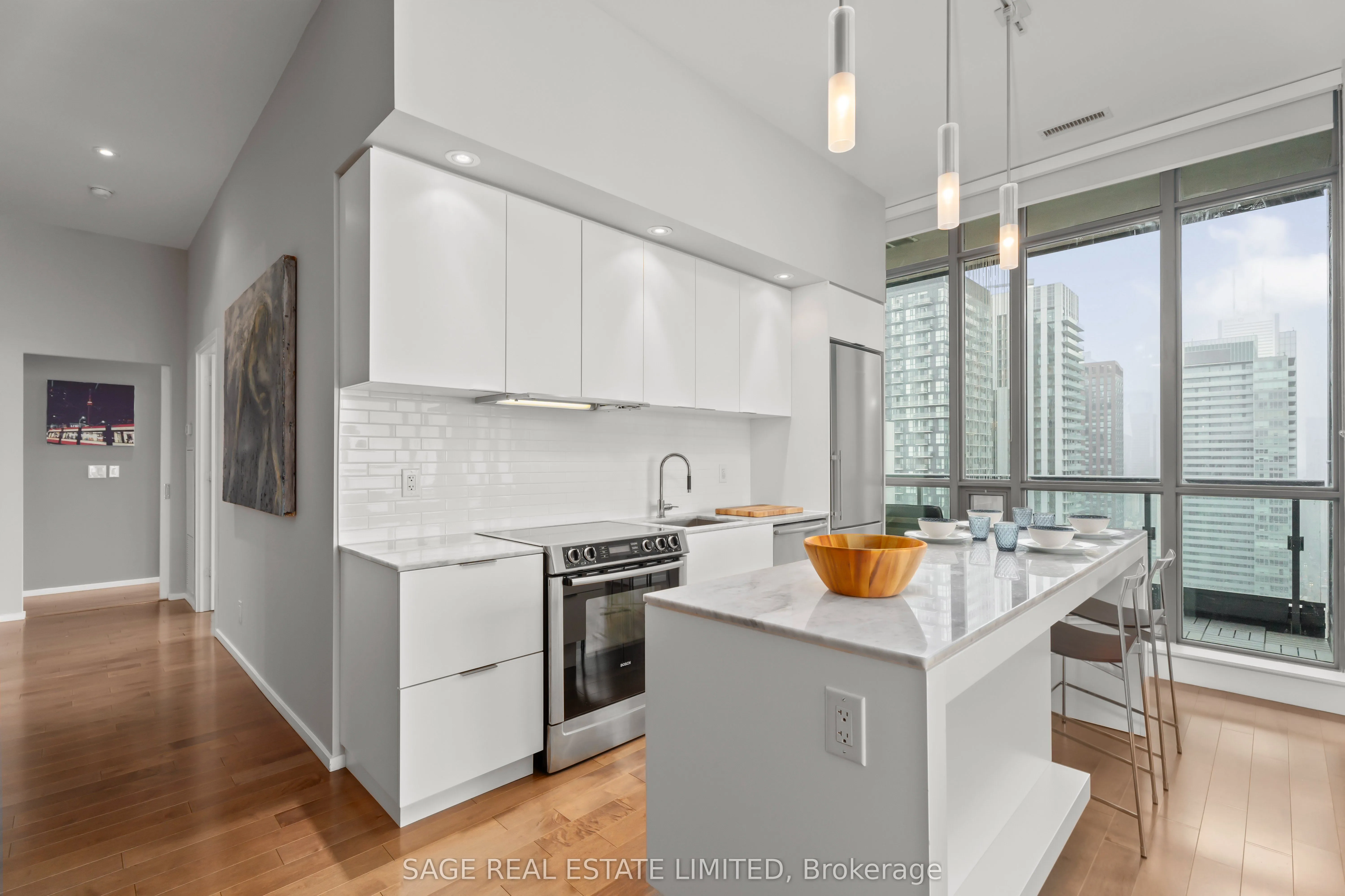 8 Charlotte Street, #3505