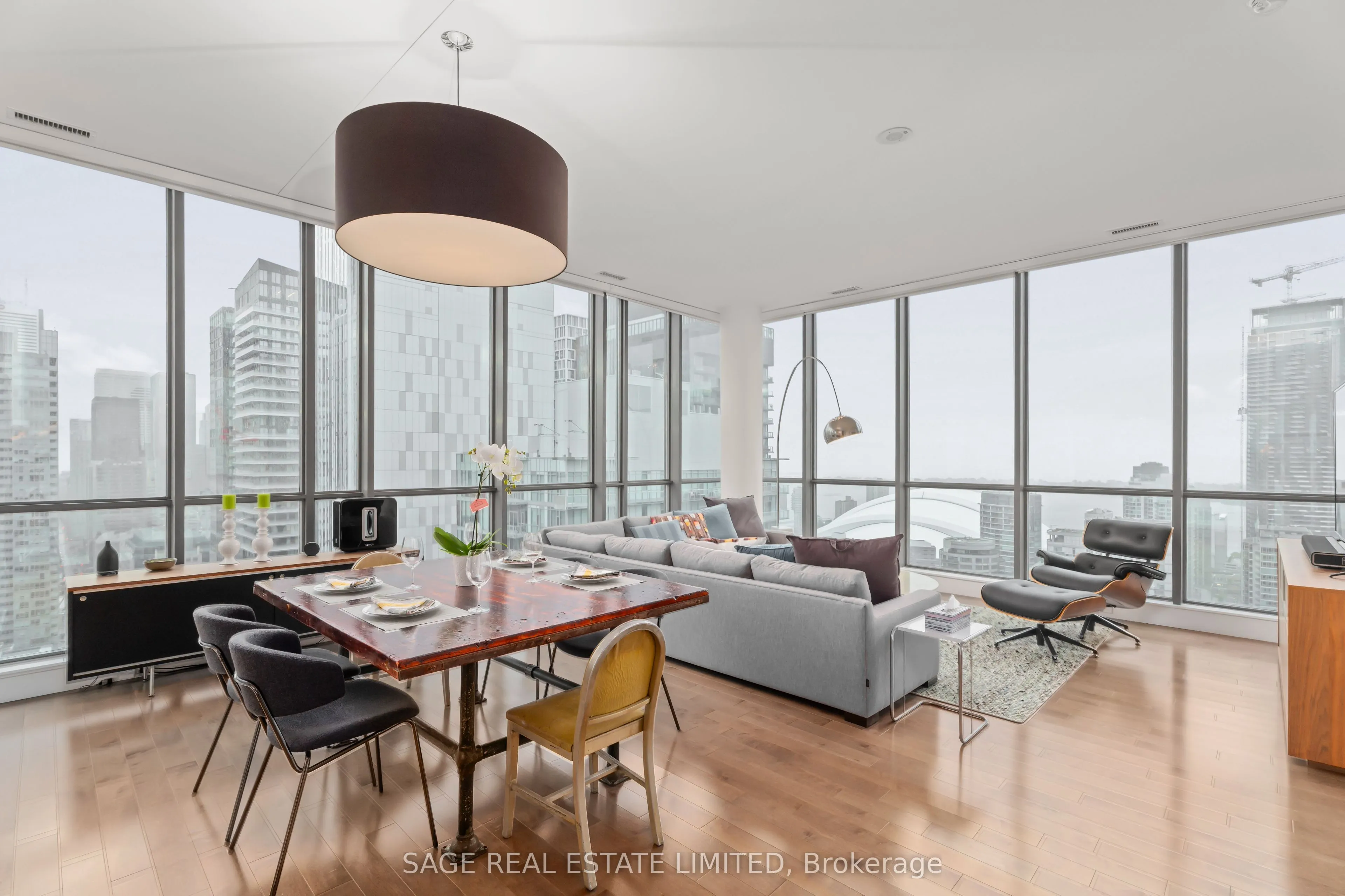 8 Charlotte Street, #3505